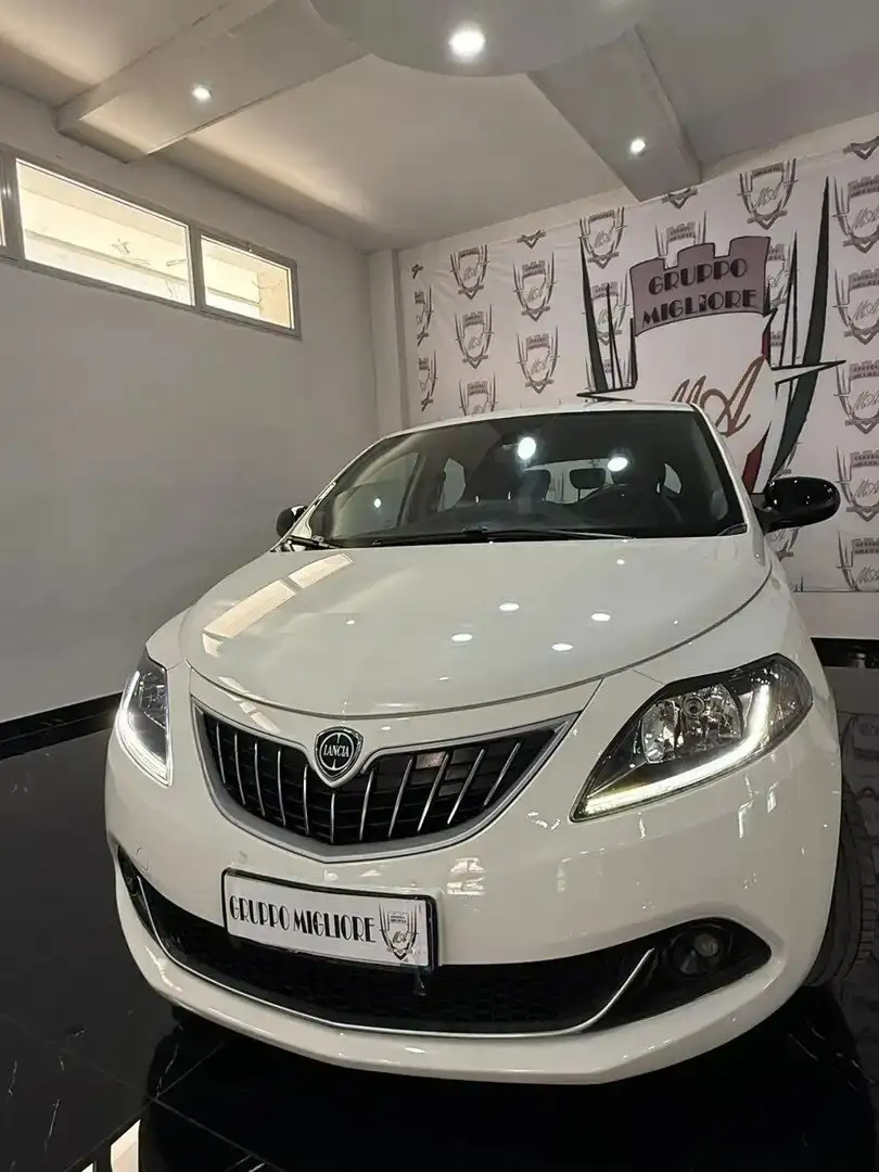 Lancia Ypsilon Ypsilon 1.2 Silver Gpl 69cv Bianco - 1