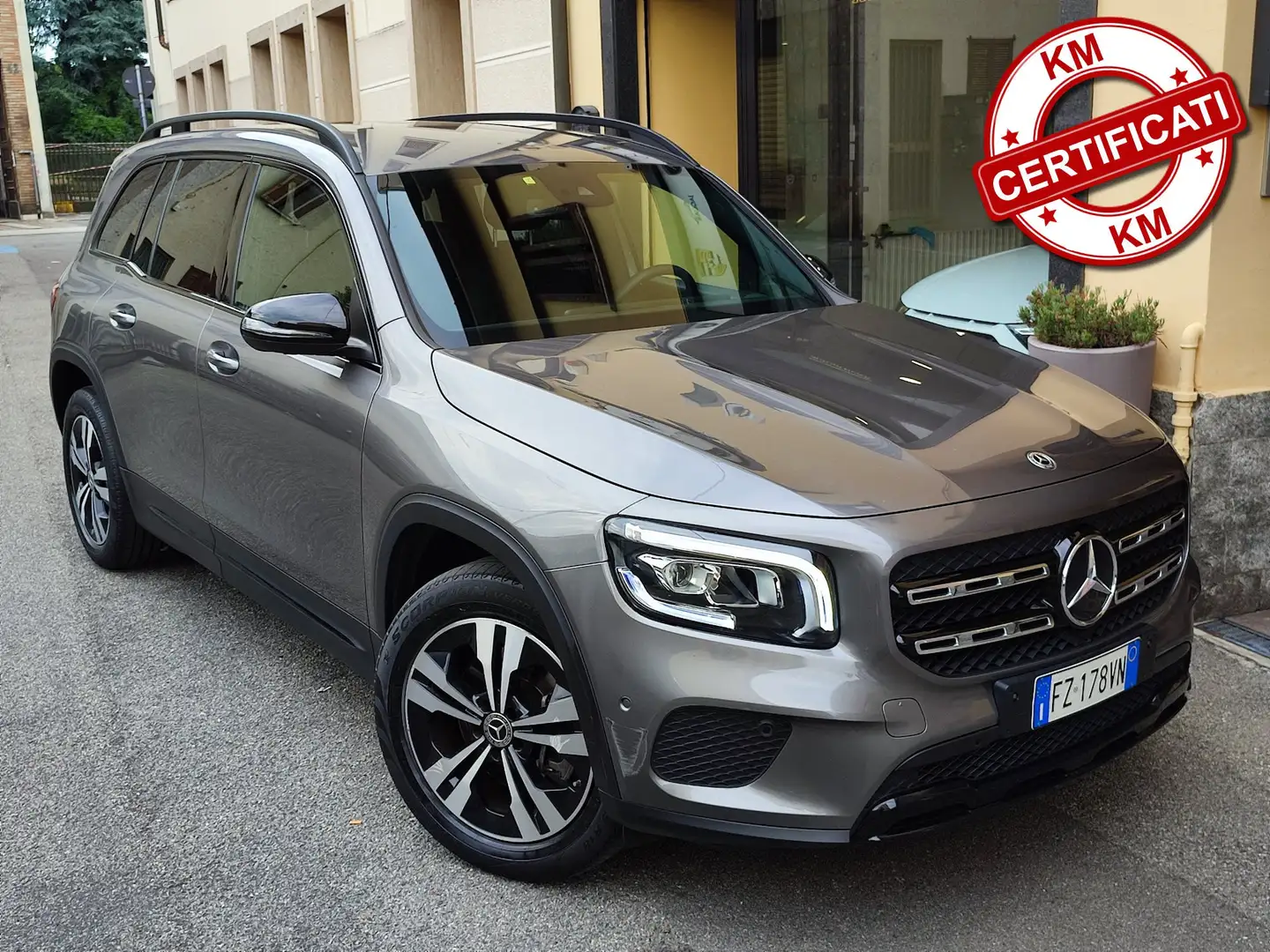 Mercedes-Benz GLB 200 d Sport aut Night Edition Navi/Led/telecamera full Grijs - 1