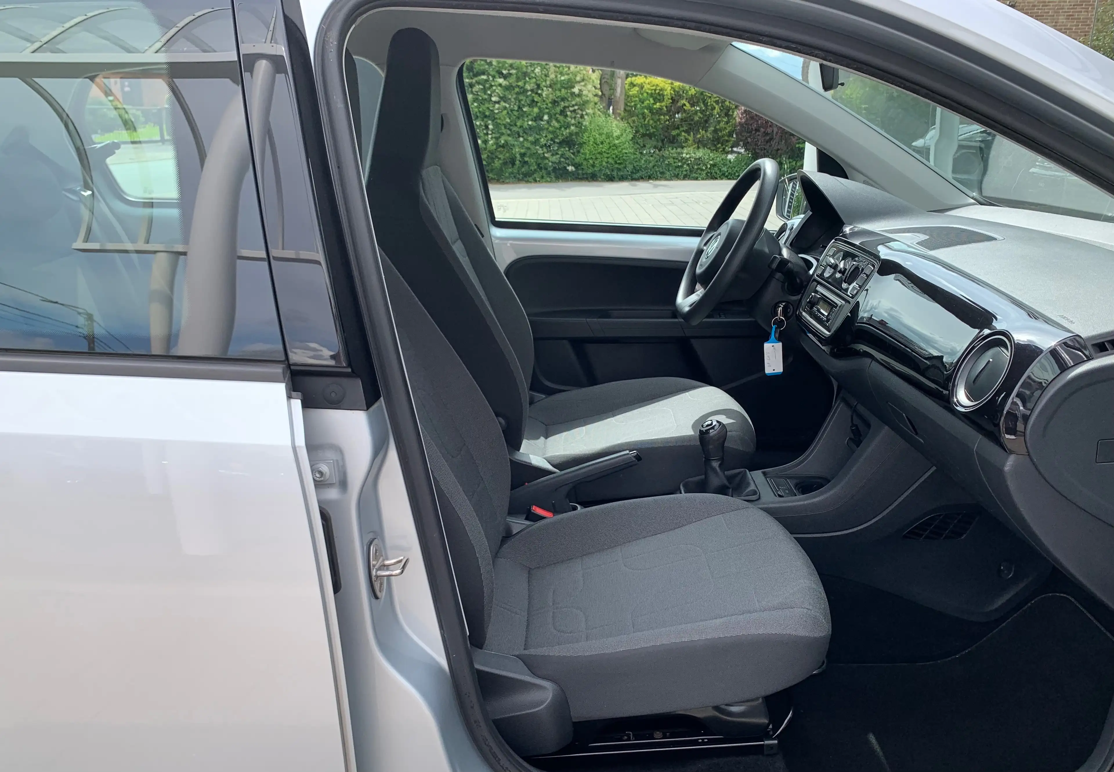SEAT Mii 1.0i Essence / 5 Portes / Faible Km / Garantie / Prête À Immatriculer — photo 12