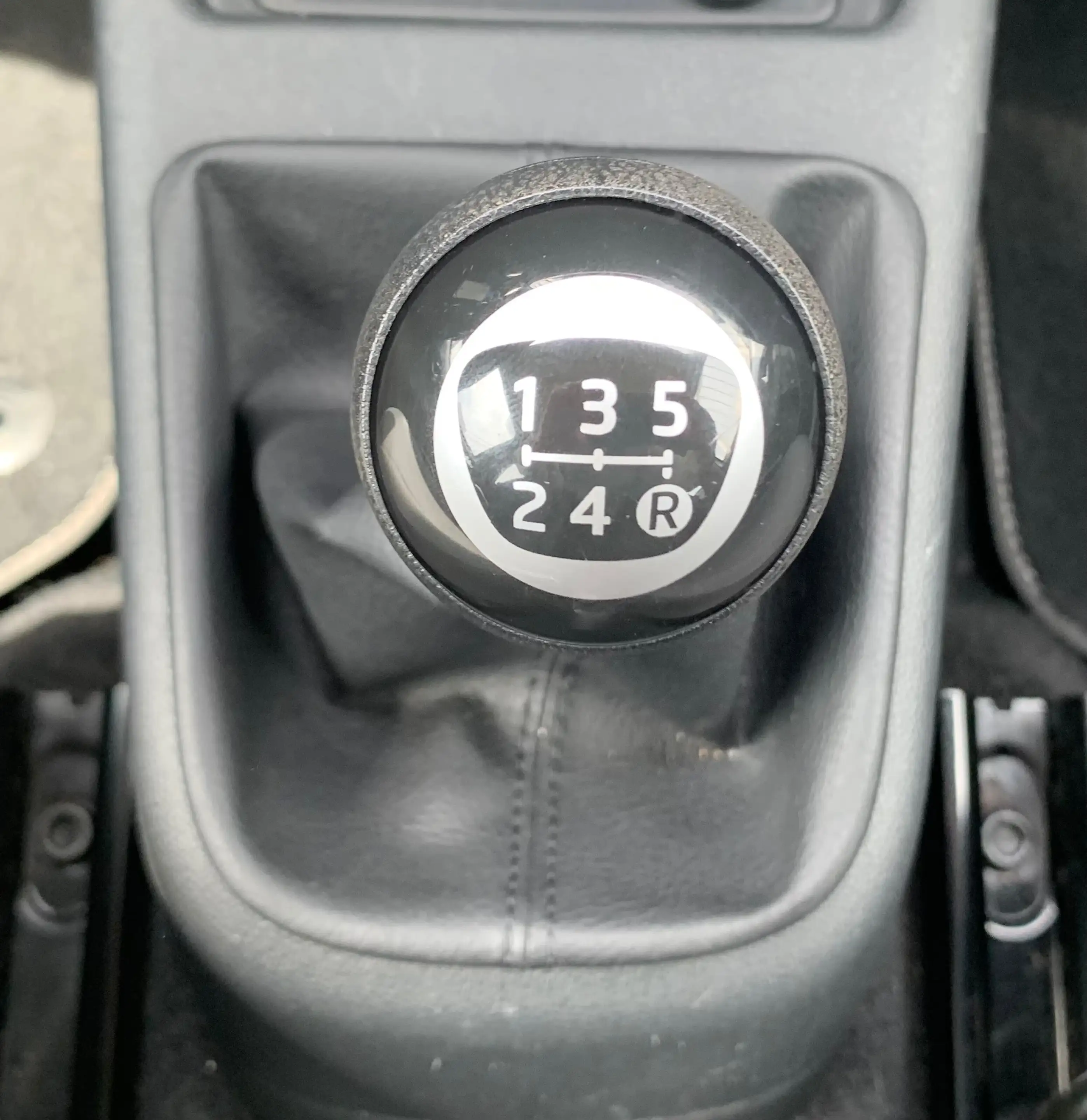 SEAT Mii 1.0i Essence / 5 Portes / Faible Km / Garantie / Prête À Immatriculer — photo 15