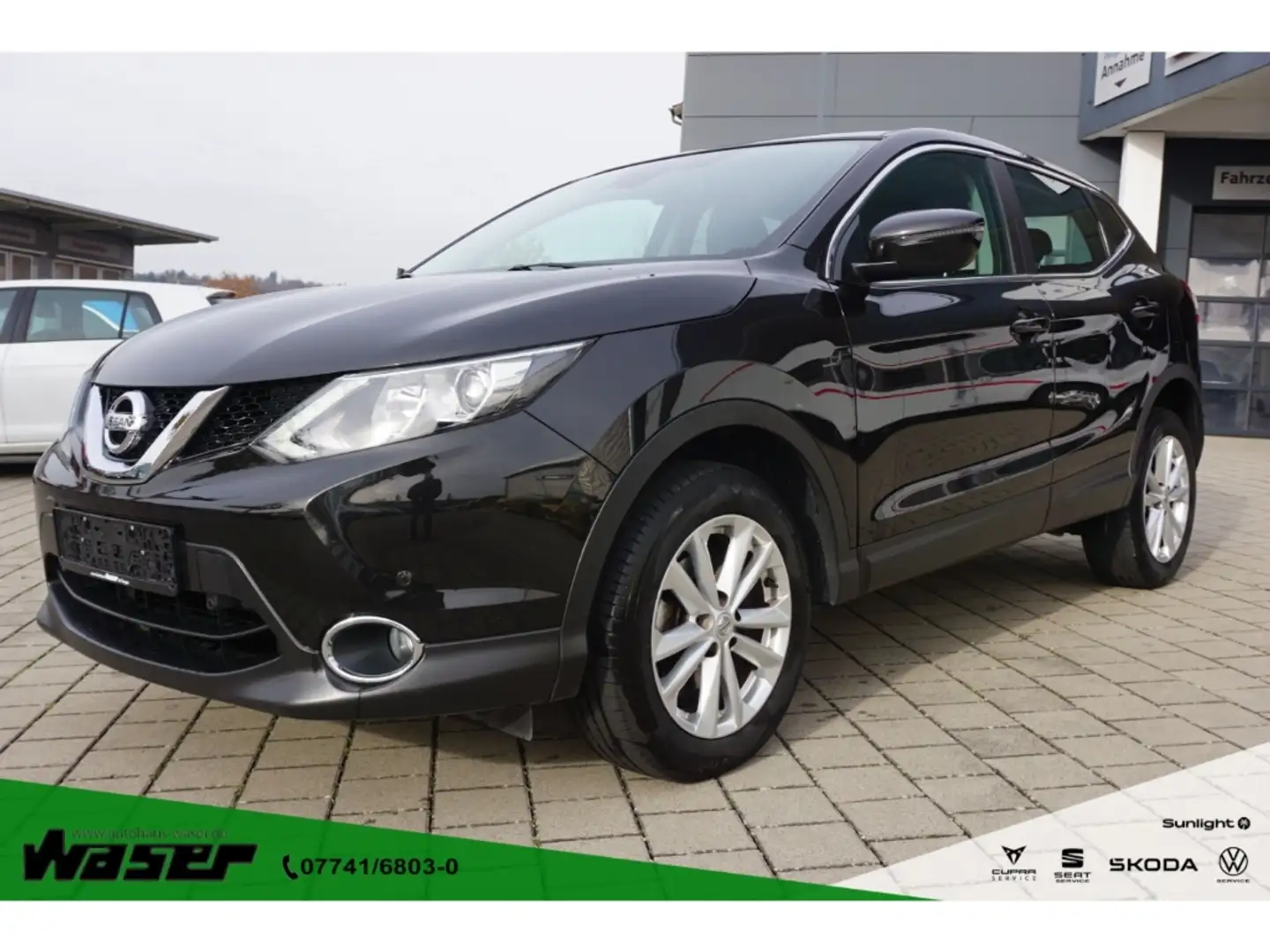 Nissan Qashqai 1.6 DIG-T Acenta Navi Kamera SHZ PDC LM BT Zwart - 1