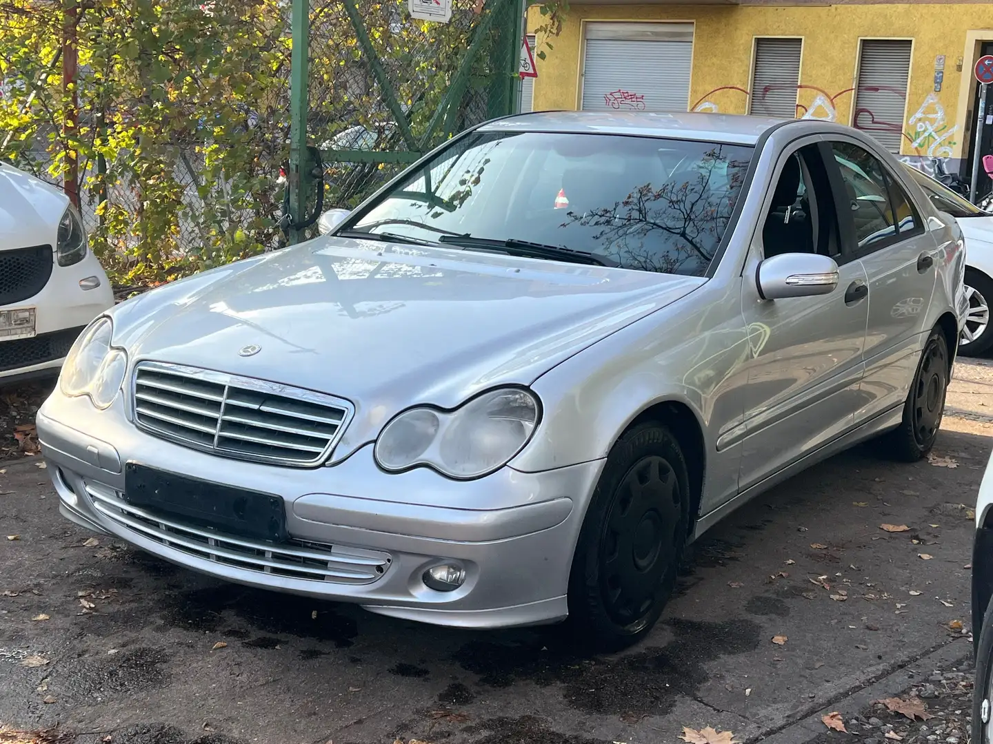 Mercedes-Benz C 200 C 200 CDI Limousine 128.000KM Klima Euro 4 2007 Silber - 1