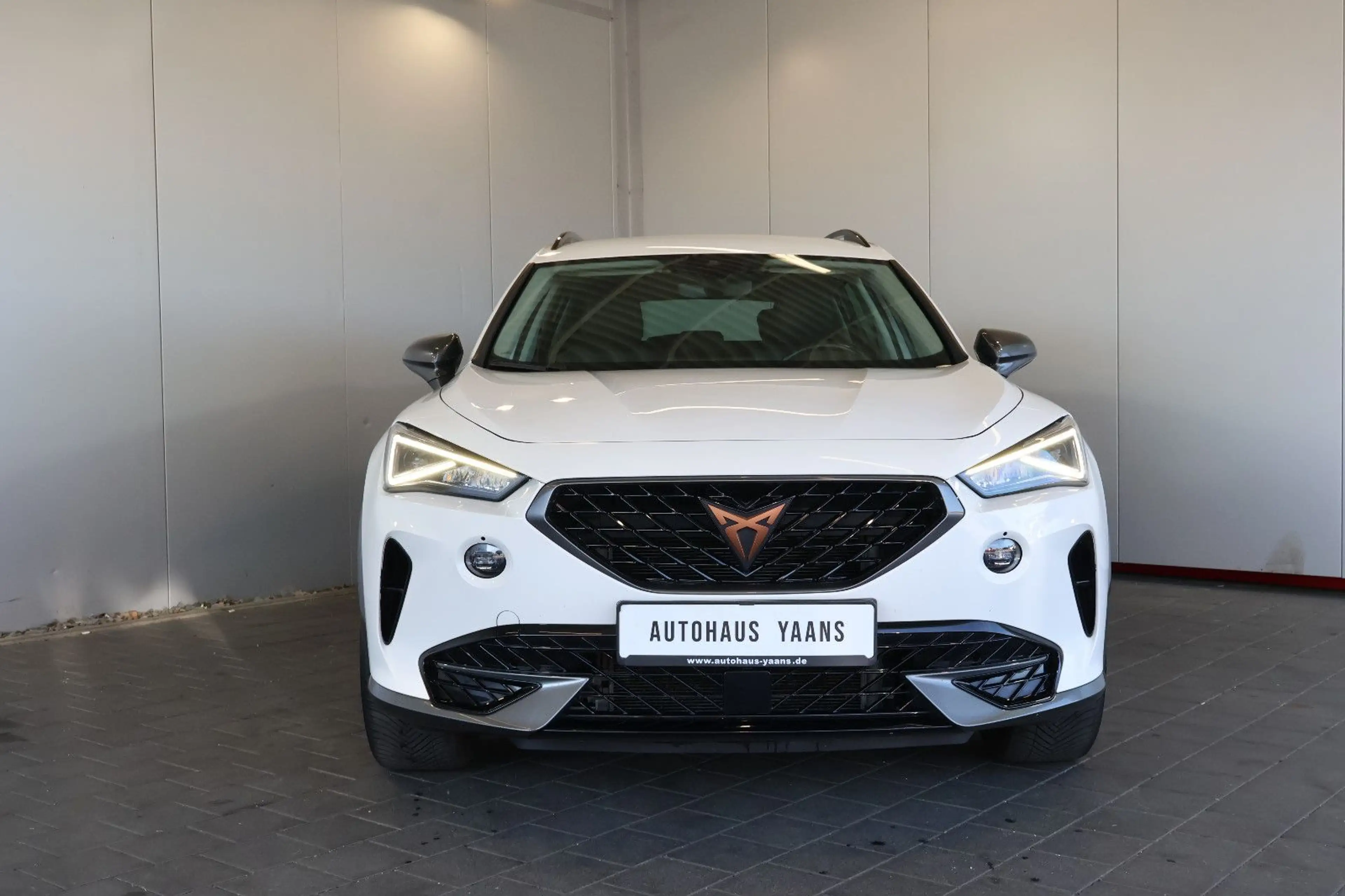 CUPRA Formentor 1.5 TSI AID+ACC+LANE+KEY+LED+18" — photo 2
