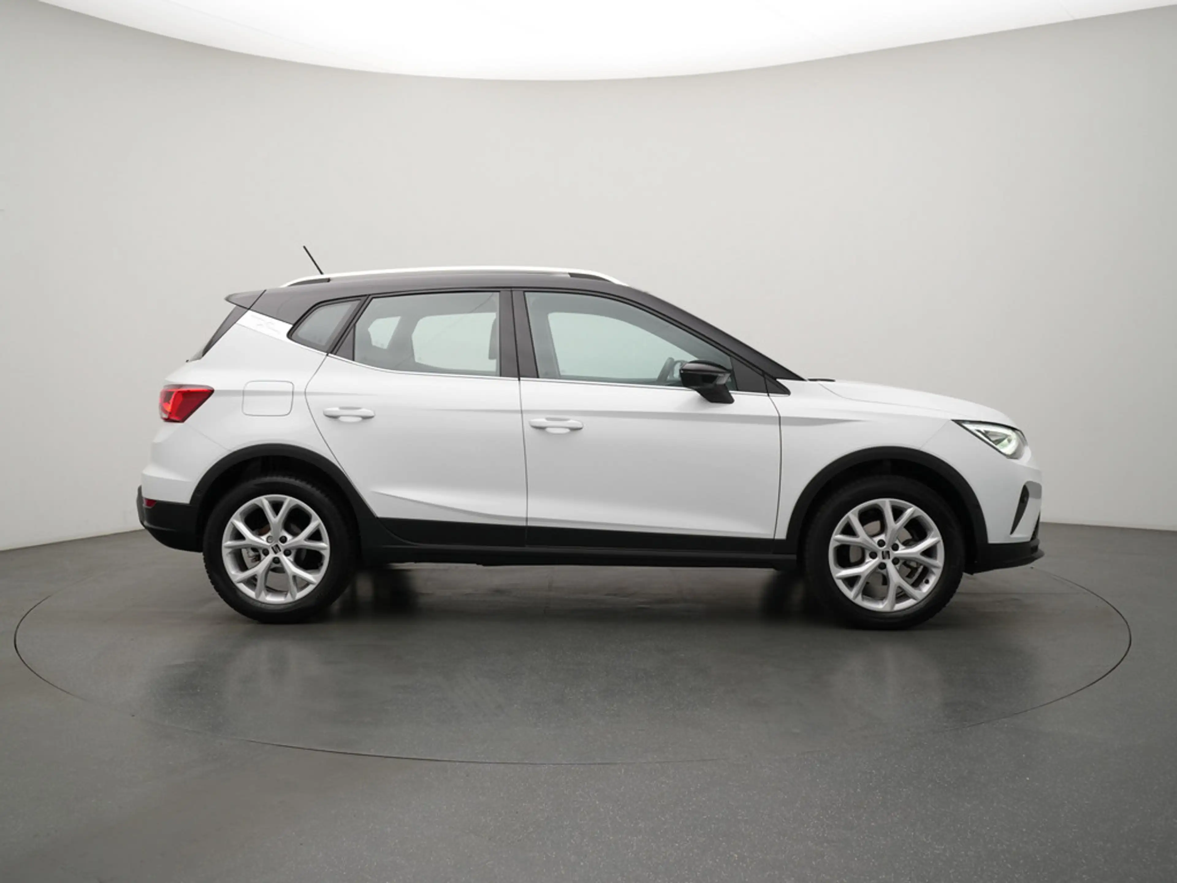SEAT Arona FR DSG NAVI VIRT ACC KAM SHZ CARPLAY — photo 3