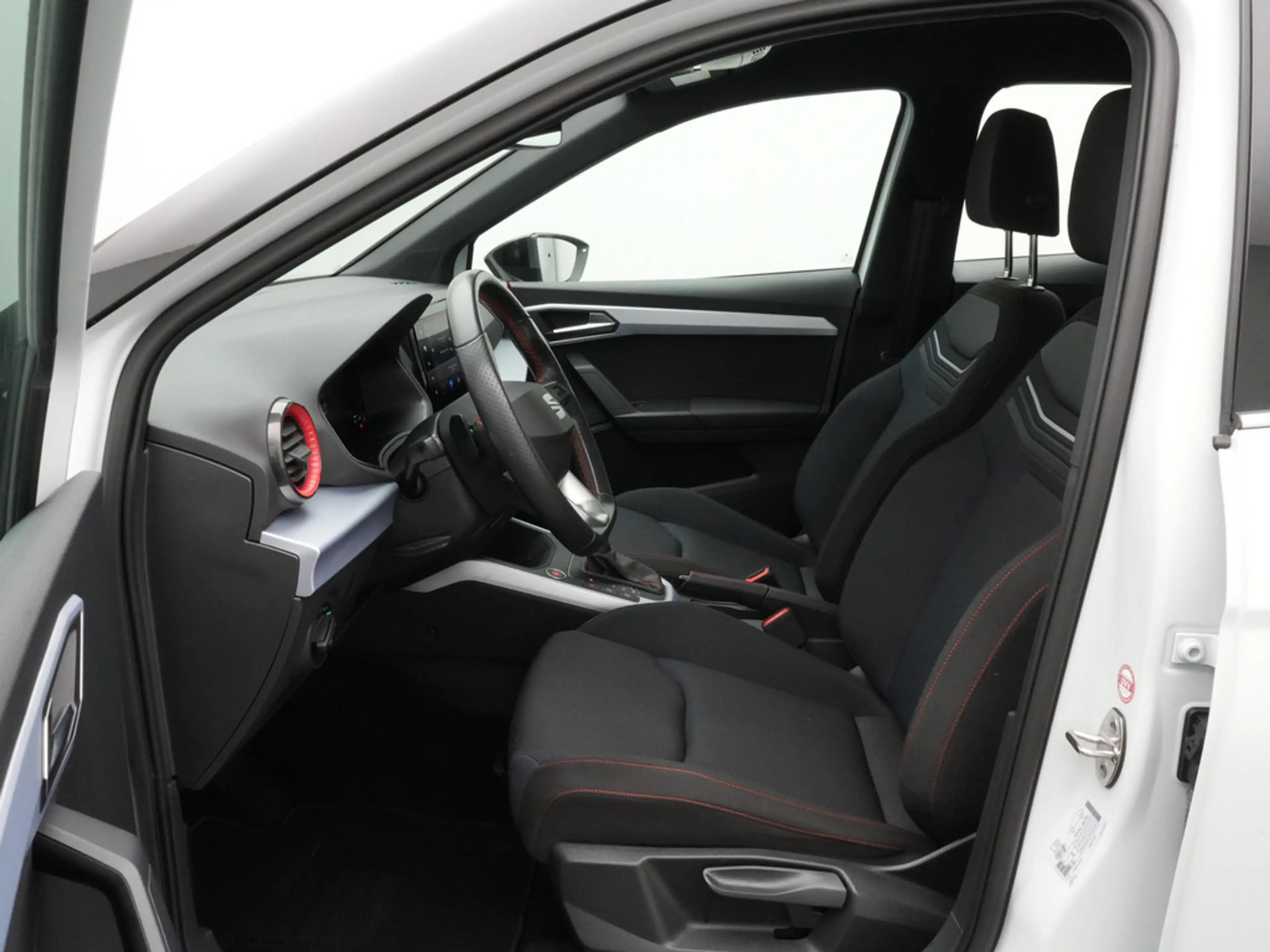 SEAT Arona FR DSG NAVI VIRT ACC KAM SHZ CARPLAY — photo 12
