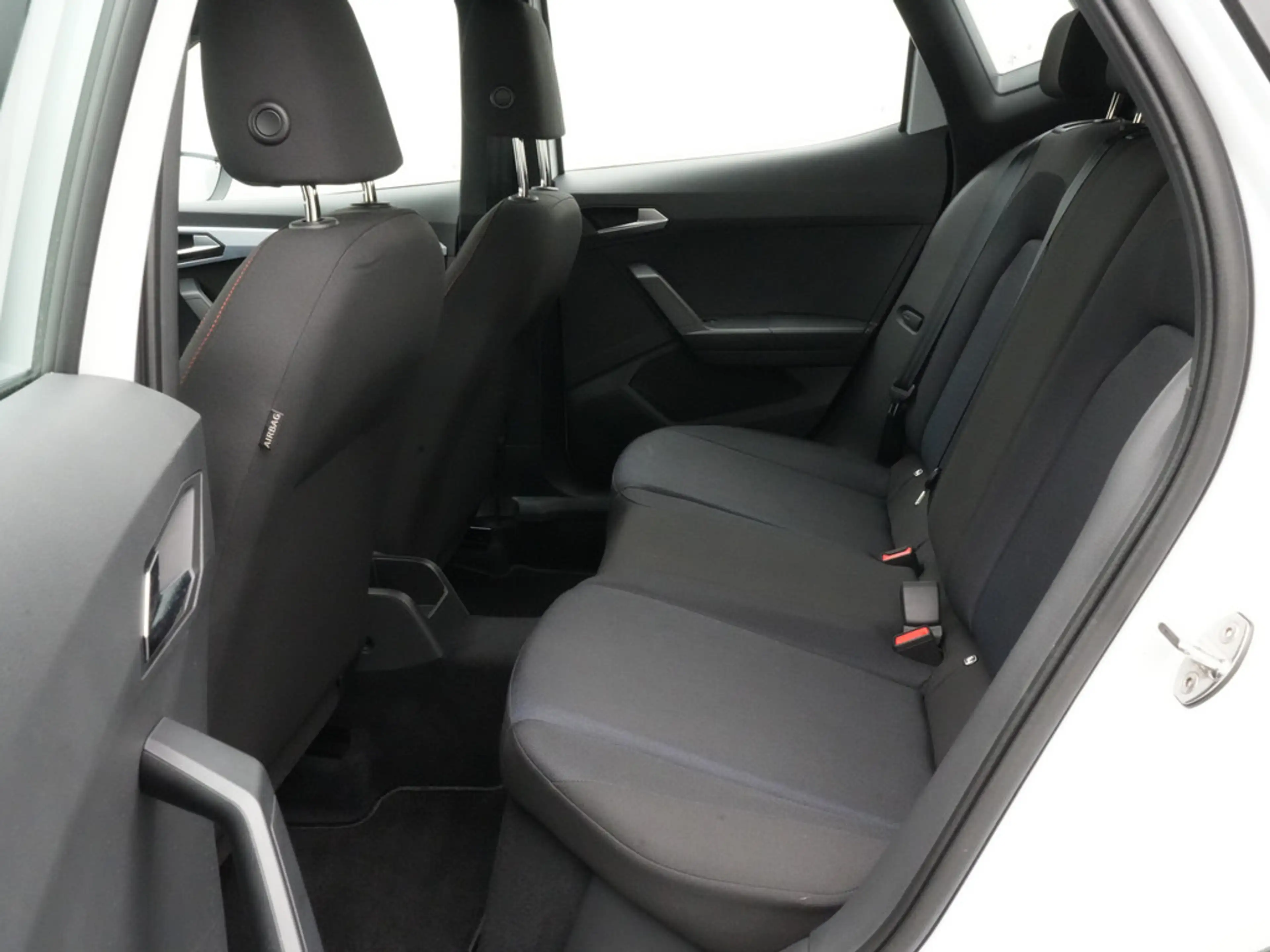 SEAT Arona FR DSG NAVI VIRT ACC KAM SHZ CARPLAY — photo 13