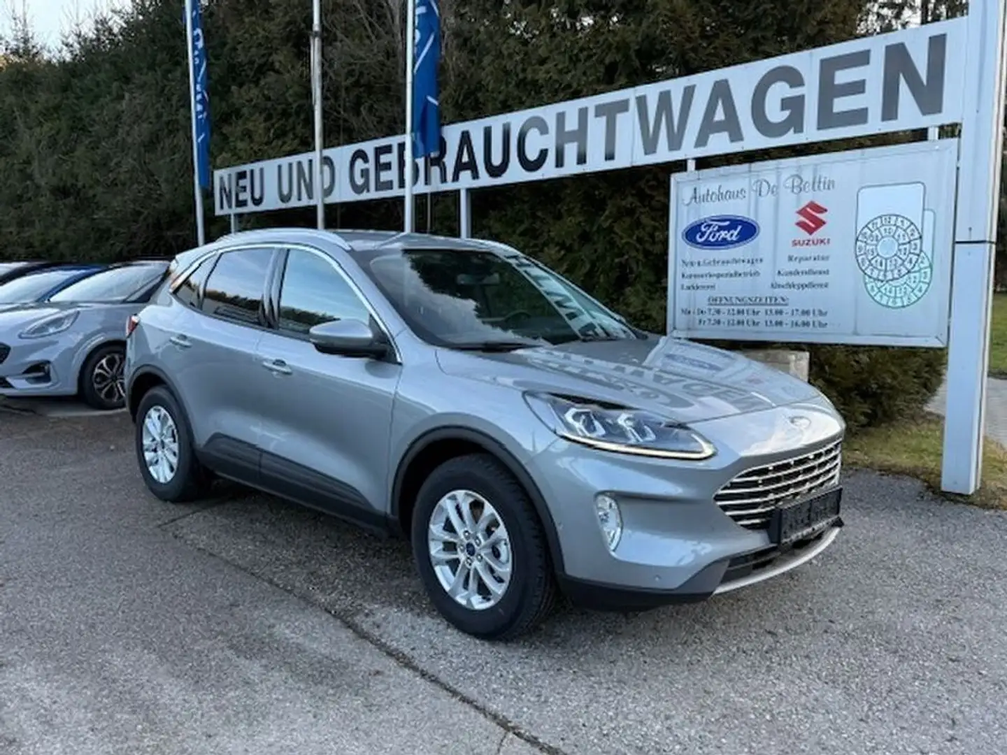 Ford Kuga Titanium Plug-In Hybrid Silber - 1