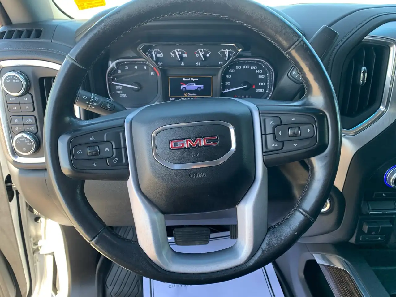 GMC Sierra 1500 снимка GMC Sierra 1500