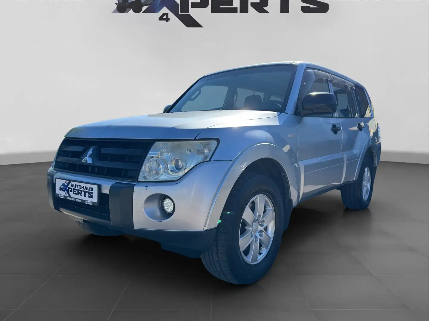 Mitsubishi Pajero PAJERO 3.2 DI-D| AUT. | 4x4 | 3.3 TO Argent - 2