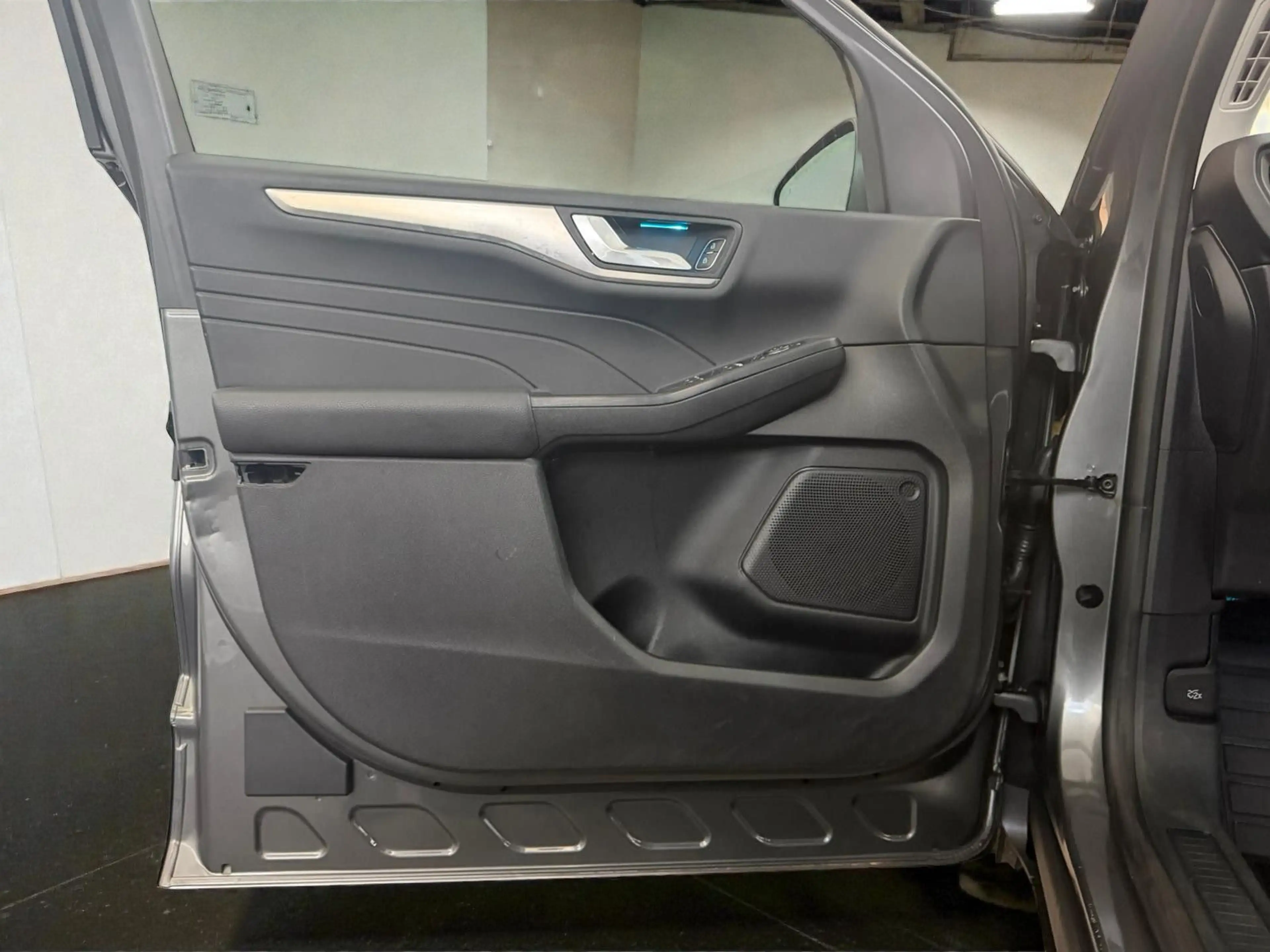 Ford Kuga AWD Titanium*AHK*TECHNOLOGIE*WINTER 2 — photo 8