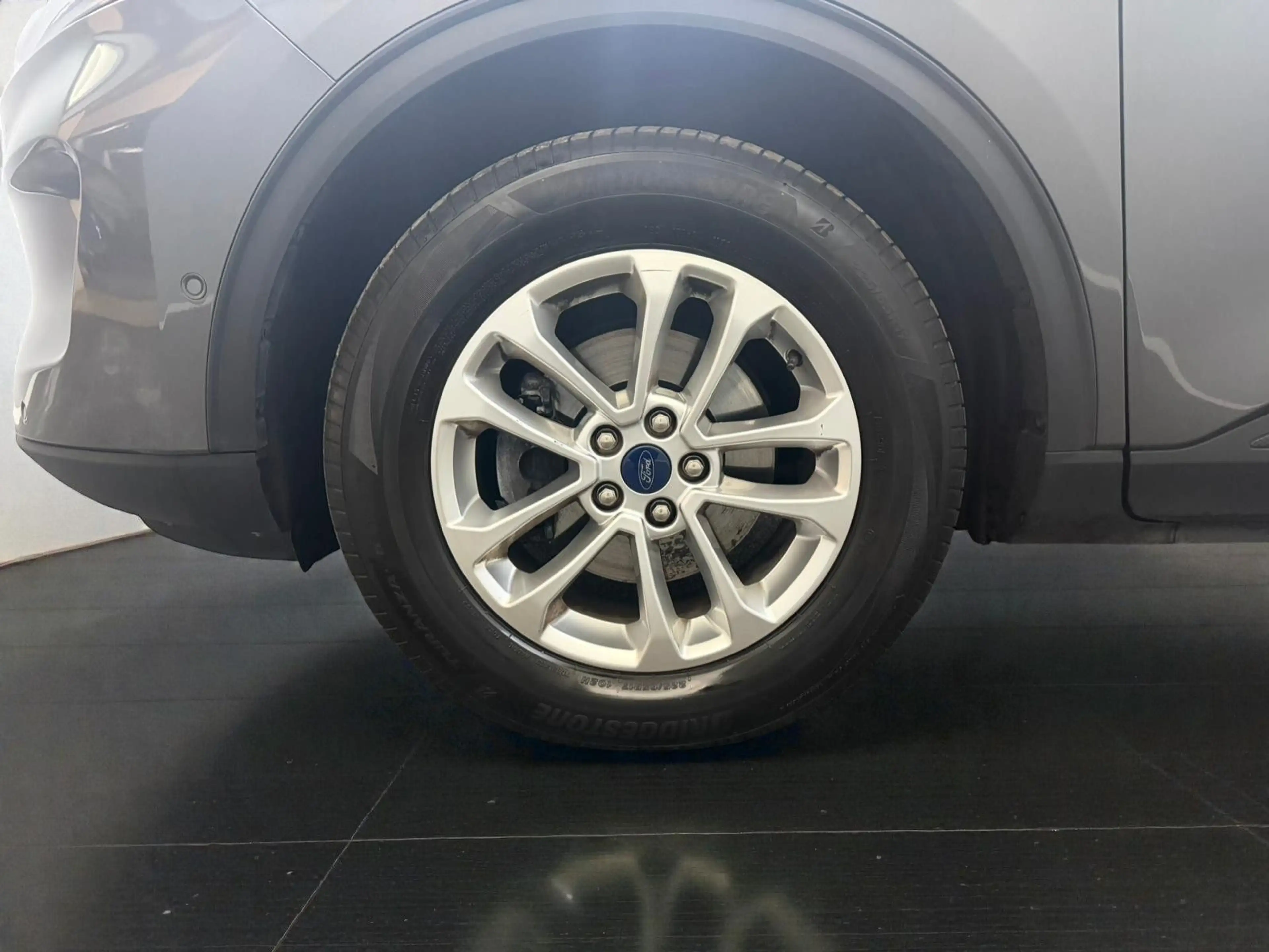 Ford Kuga AWD Titanium*AHK*TECHNOLOGIE*WINTER 2 — photo 4