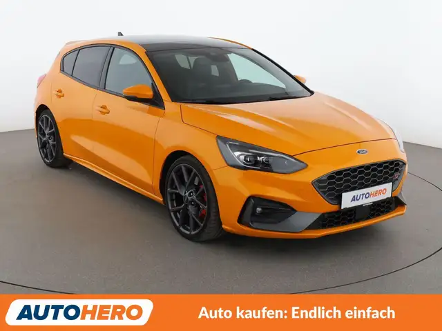 Ford Focus view 8