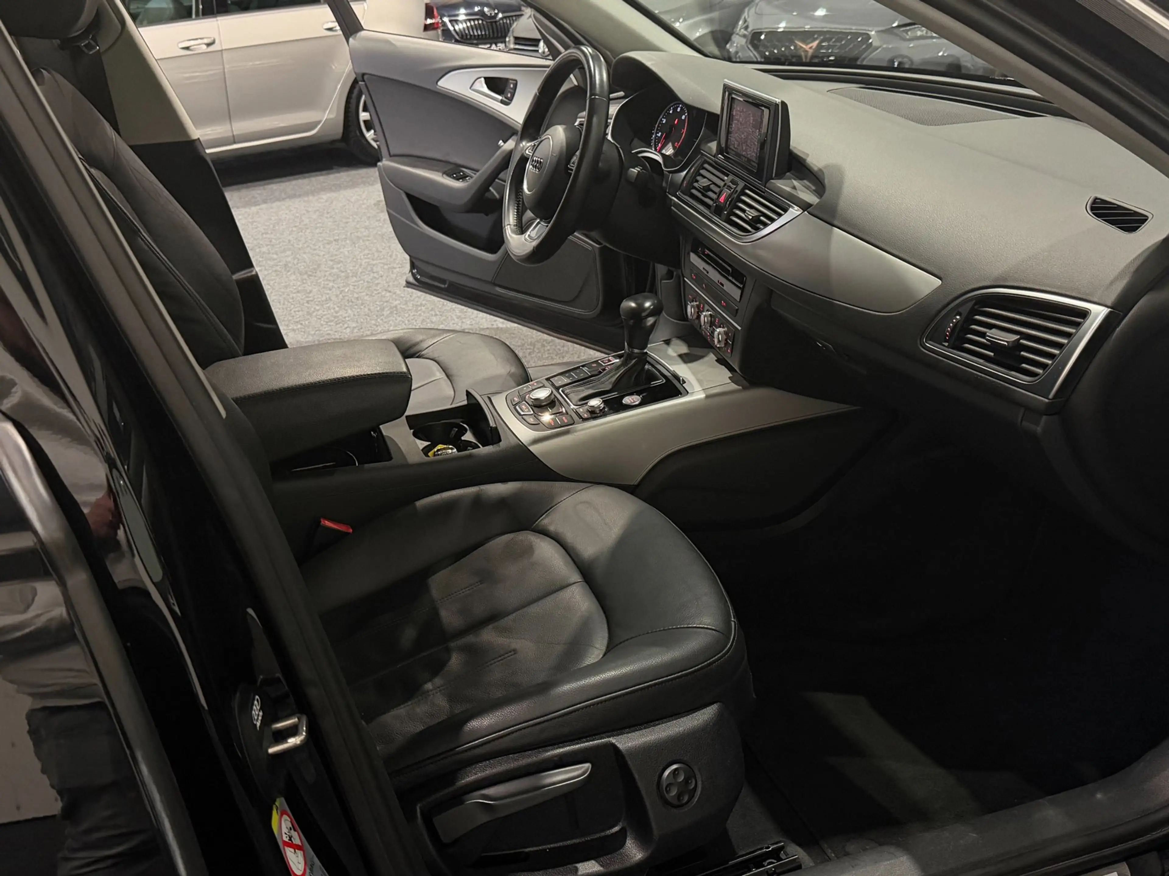 Audi A6 Avant 2.8 FSI Pro Line S AUT. PANORAMADAK CRUISE C — photo 27