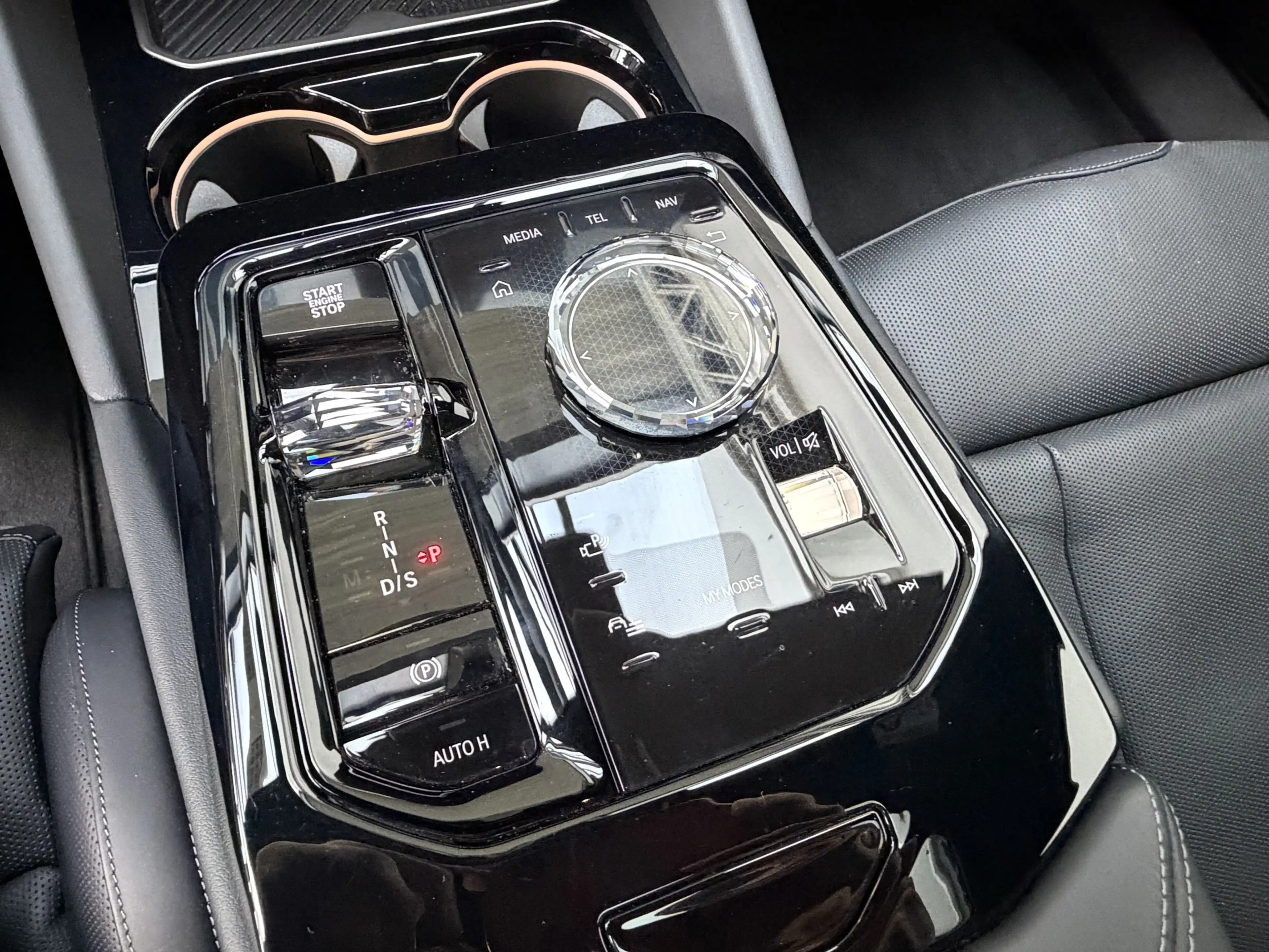BMW 540 xDr. M Sport Pro Pano ACC B&W Sitzlüft. 360 — photo 11