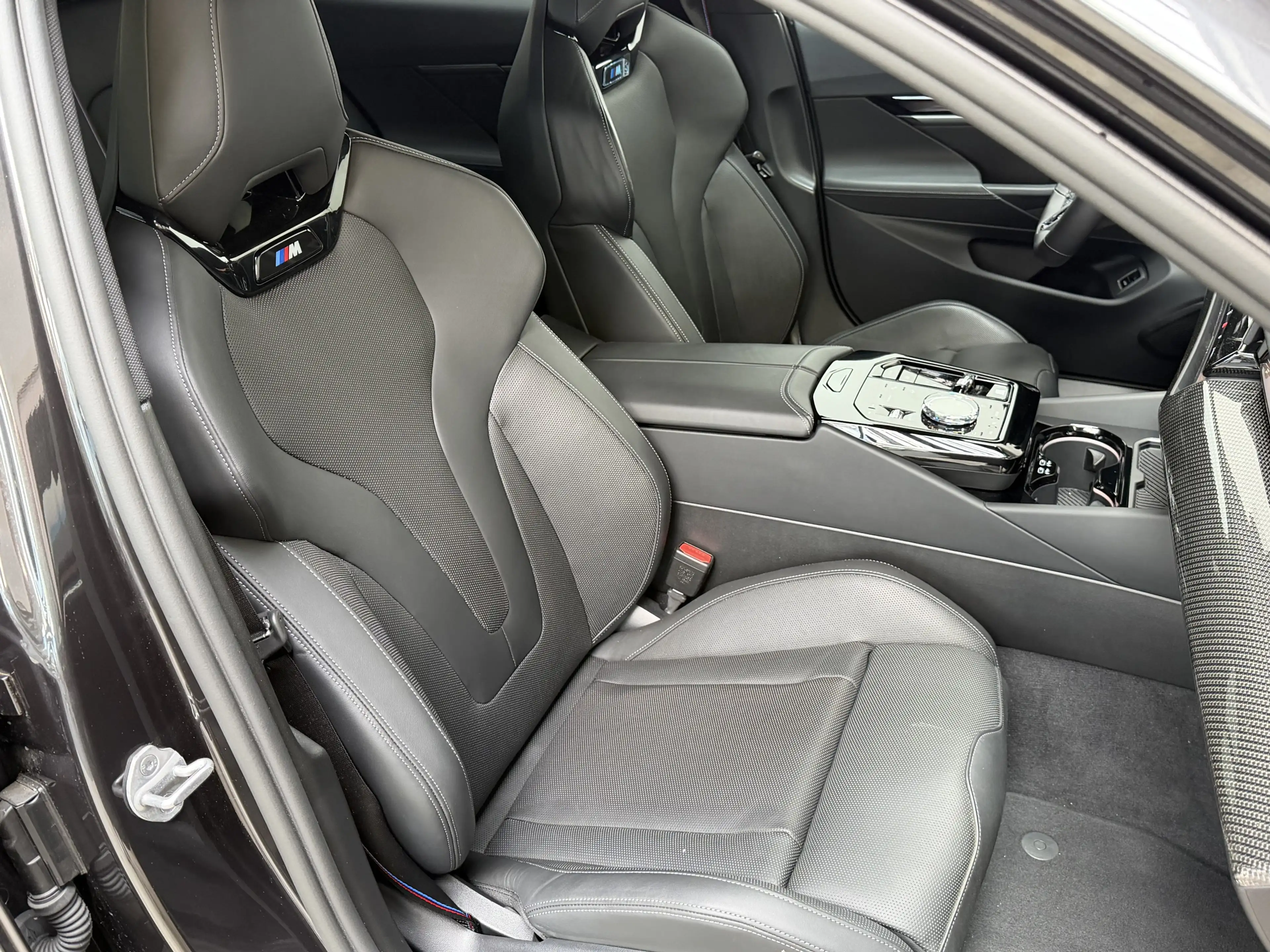 BMW 540 xDr. M Sport Pro Pano ACC B&W Sitzlüft. 360 — photo 33