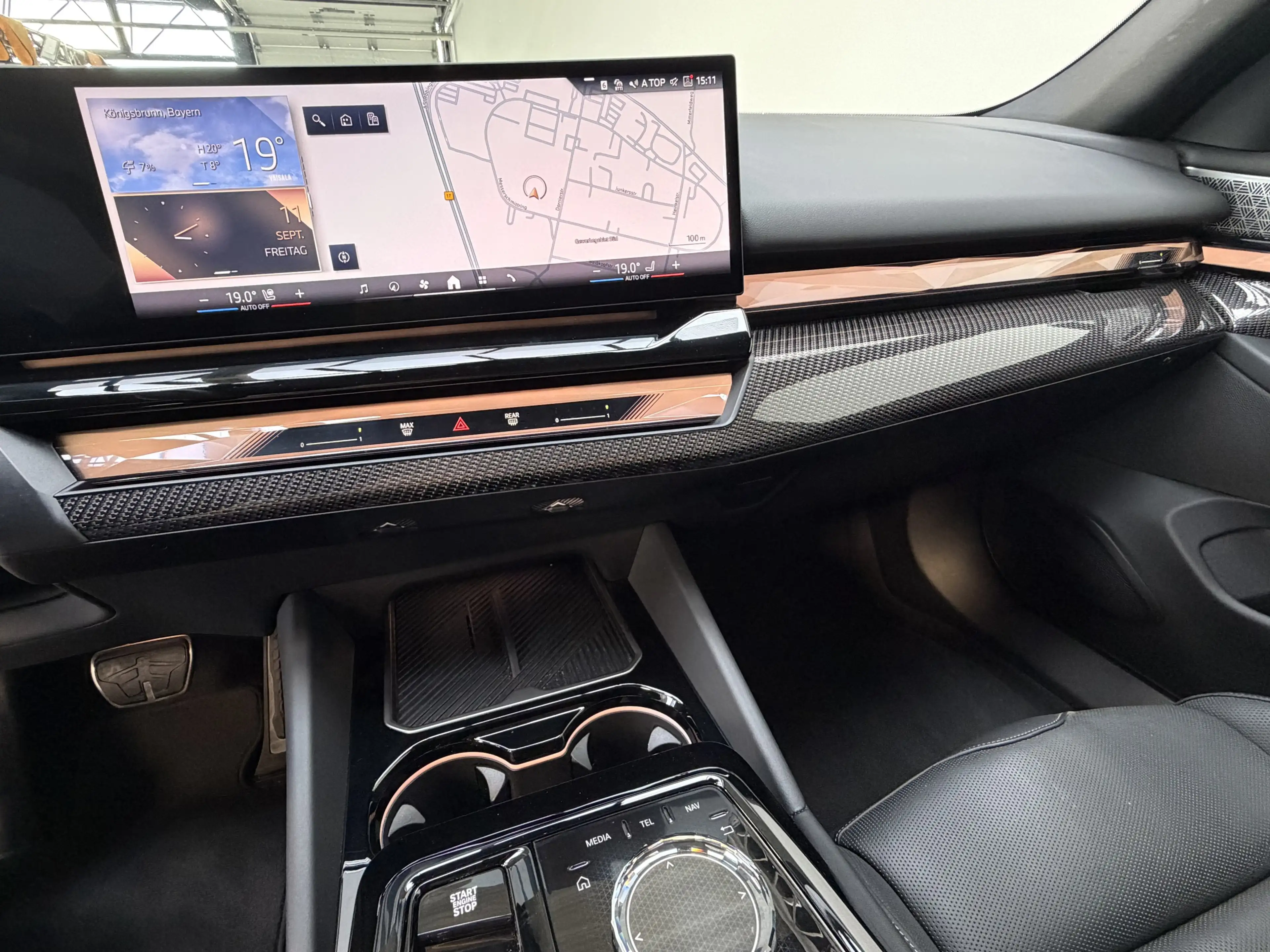 BMW 540 xDr. M Sport Pro Pano ACC B&W Sitzlüft. 360 — photo 9