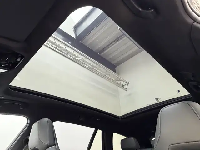BMW 5 Series view 12