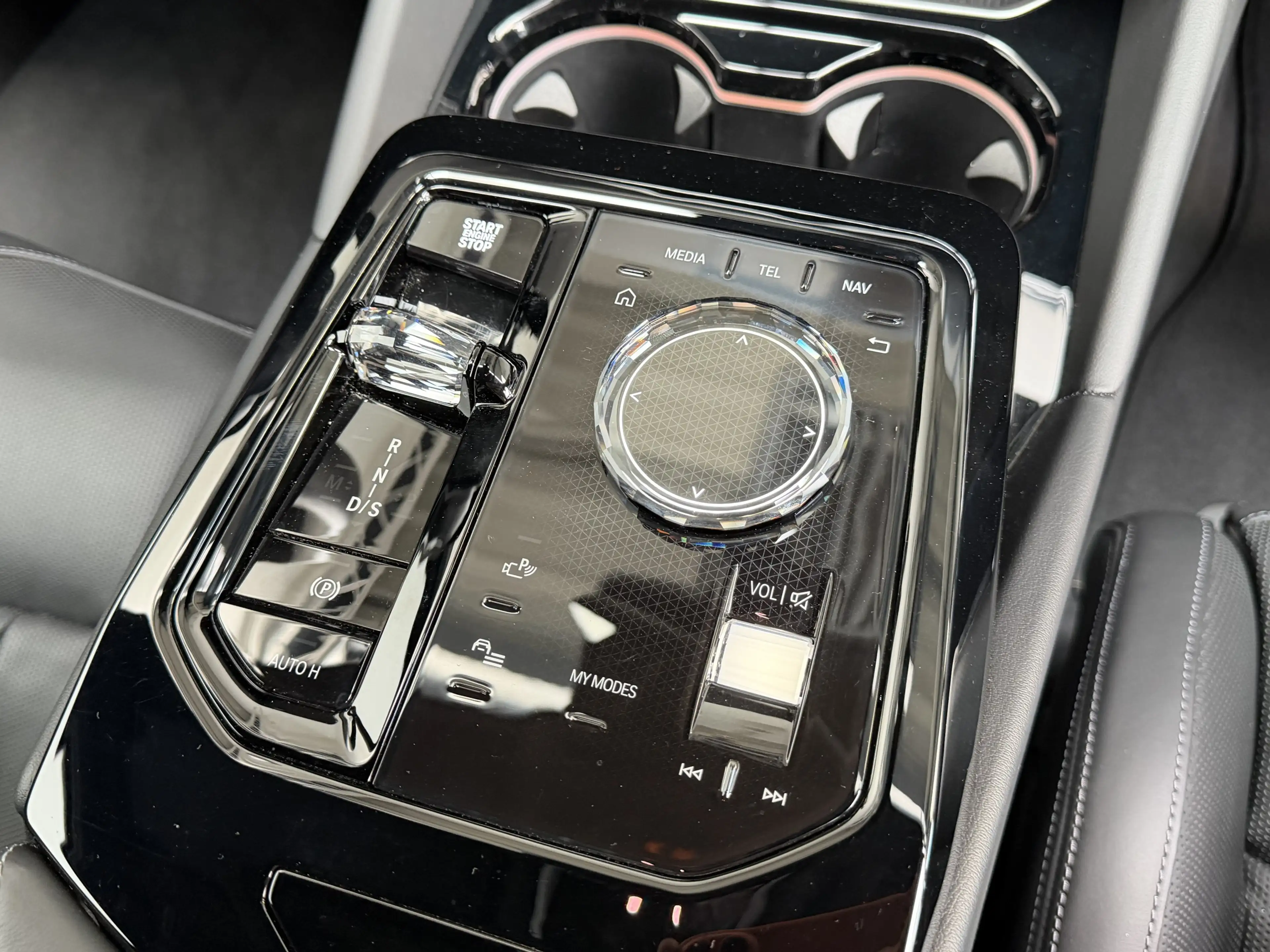 BMW 540 xDr. M Sport Pro Pano ACC B&W Sitzlüft. 360 — photo 32