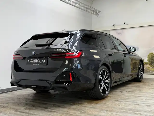 BMW 5 Series view 6