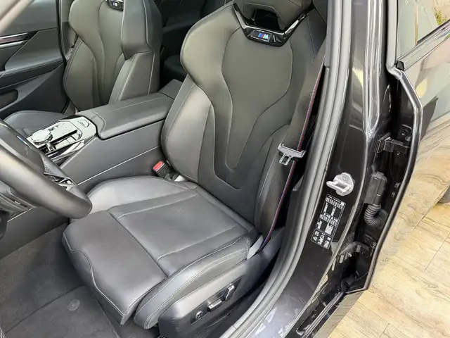 BMW 5 Series view 13