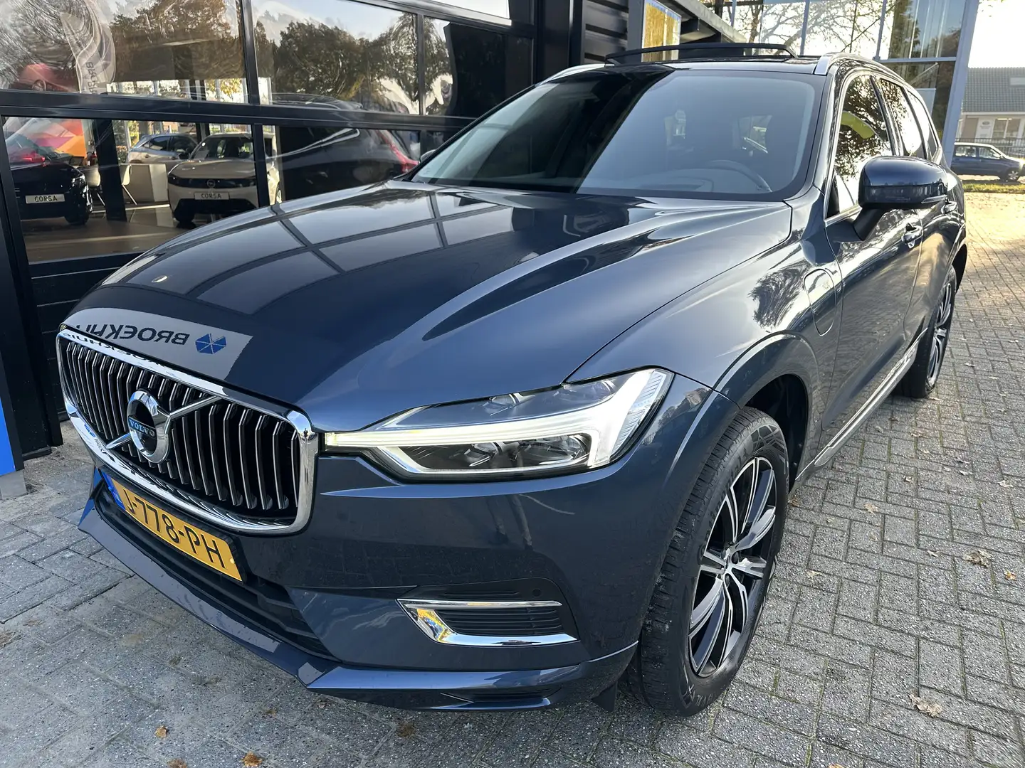 Volvo XC60 340PK Recharge T6 AWD Inscription | SCHUIF/KANTEL Bleu - 2