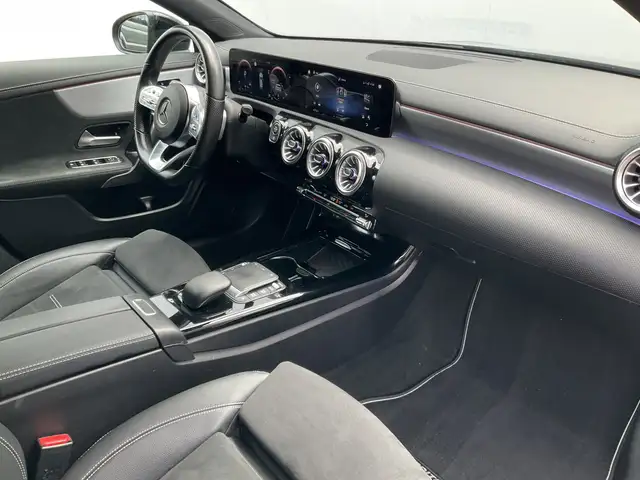 Mercedes-Benz Cla Class view 3