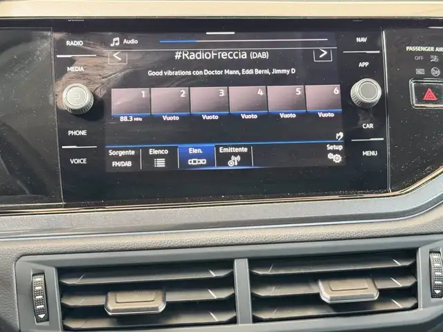 Volkswagen Polo view 25