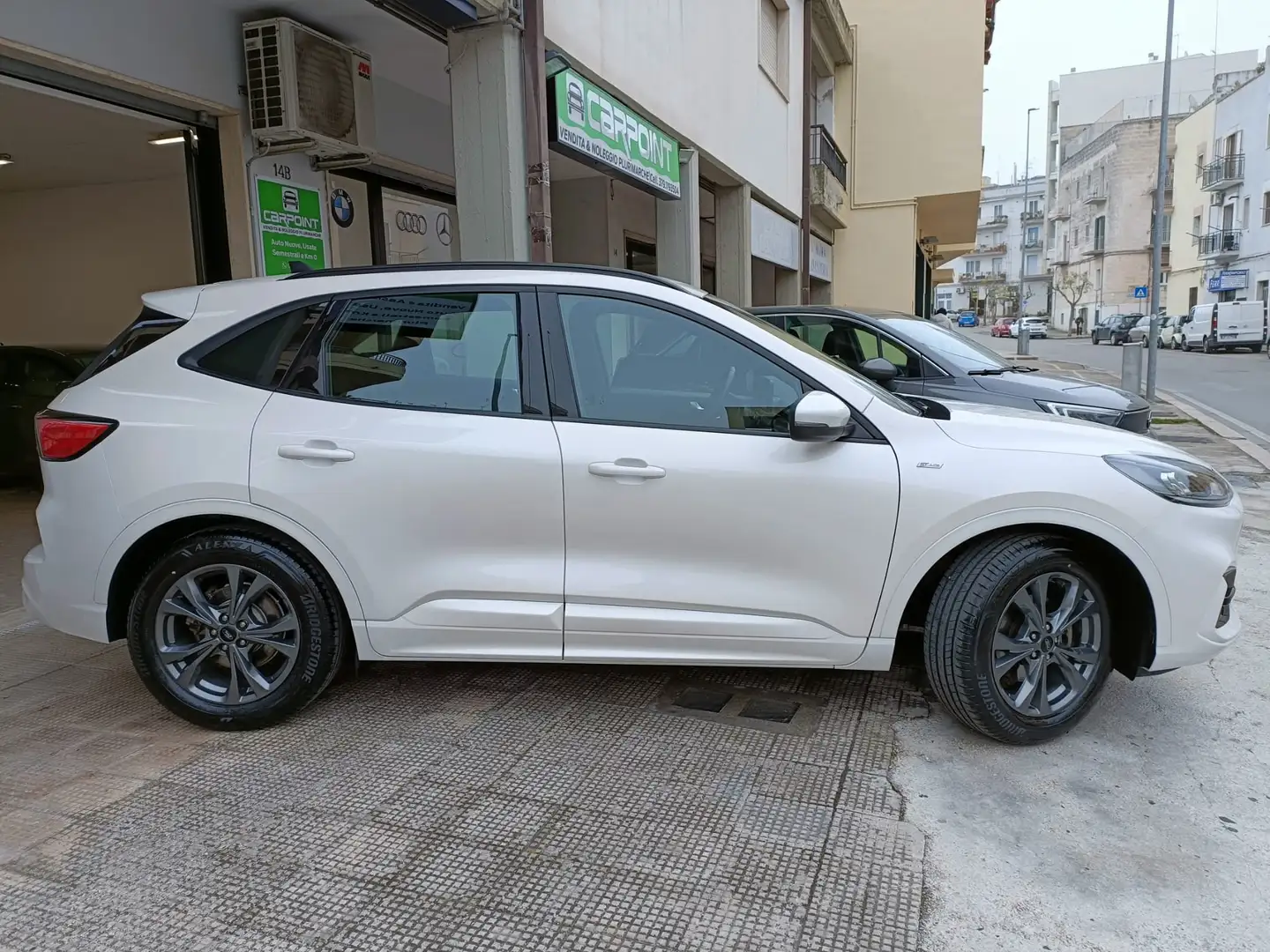 Ford Kuga 2.0 ecoblue mhev ST-Line 2wd 150cv Bianco - 2