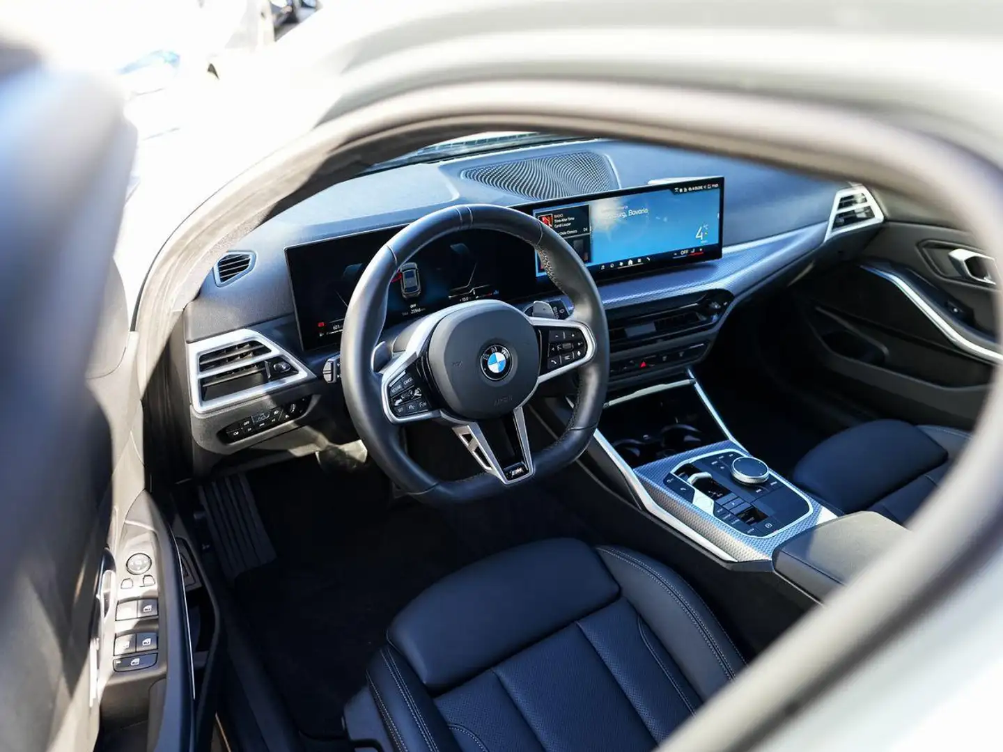 BMW 320 d Touring M-Sport AHK aLED ACC PANO KoZg AGlas Schwarz - 1