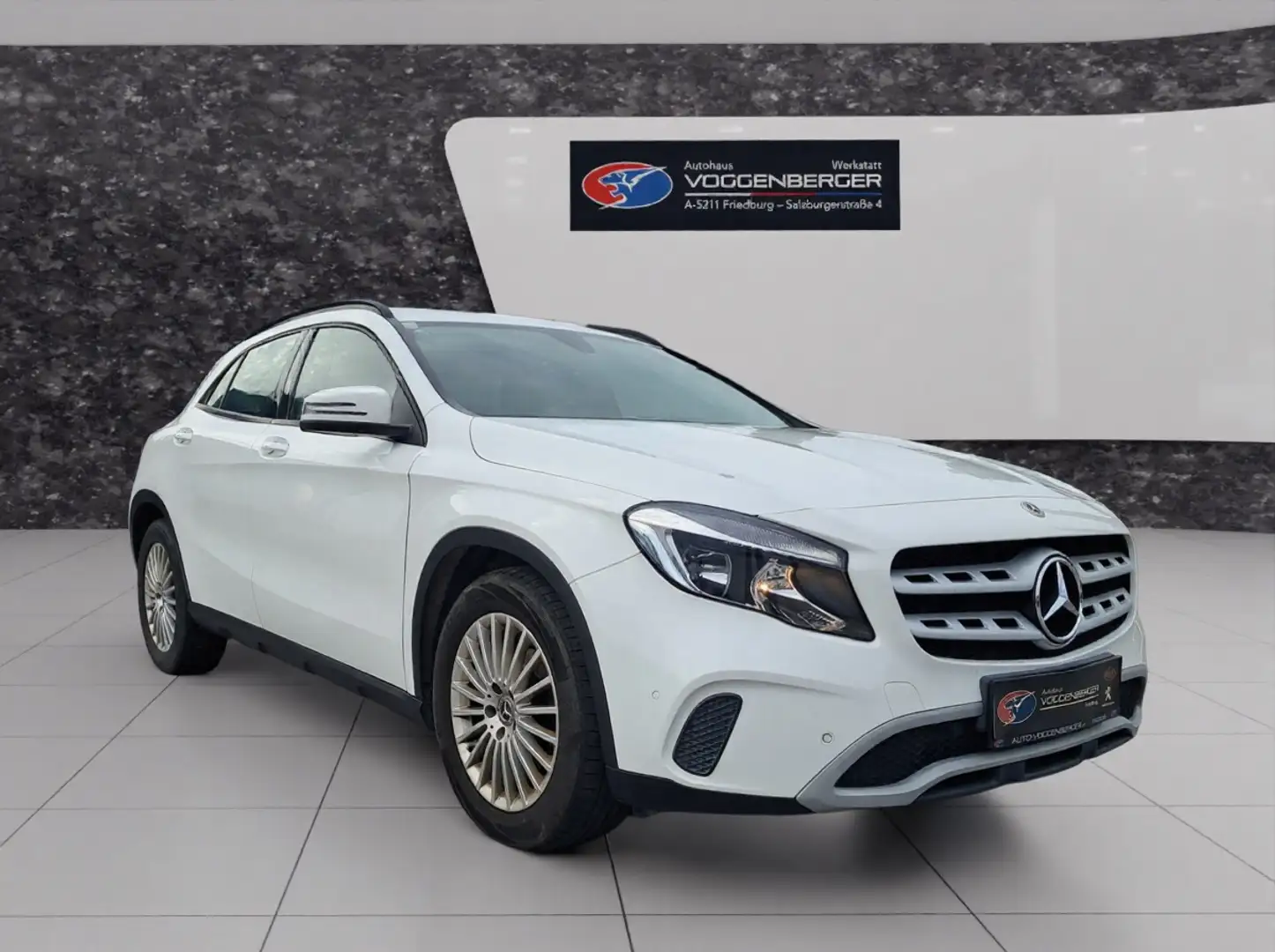 Mercedes-Benz GLA 200 CDI 4MATIC Aut. Weiß - 2
