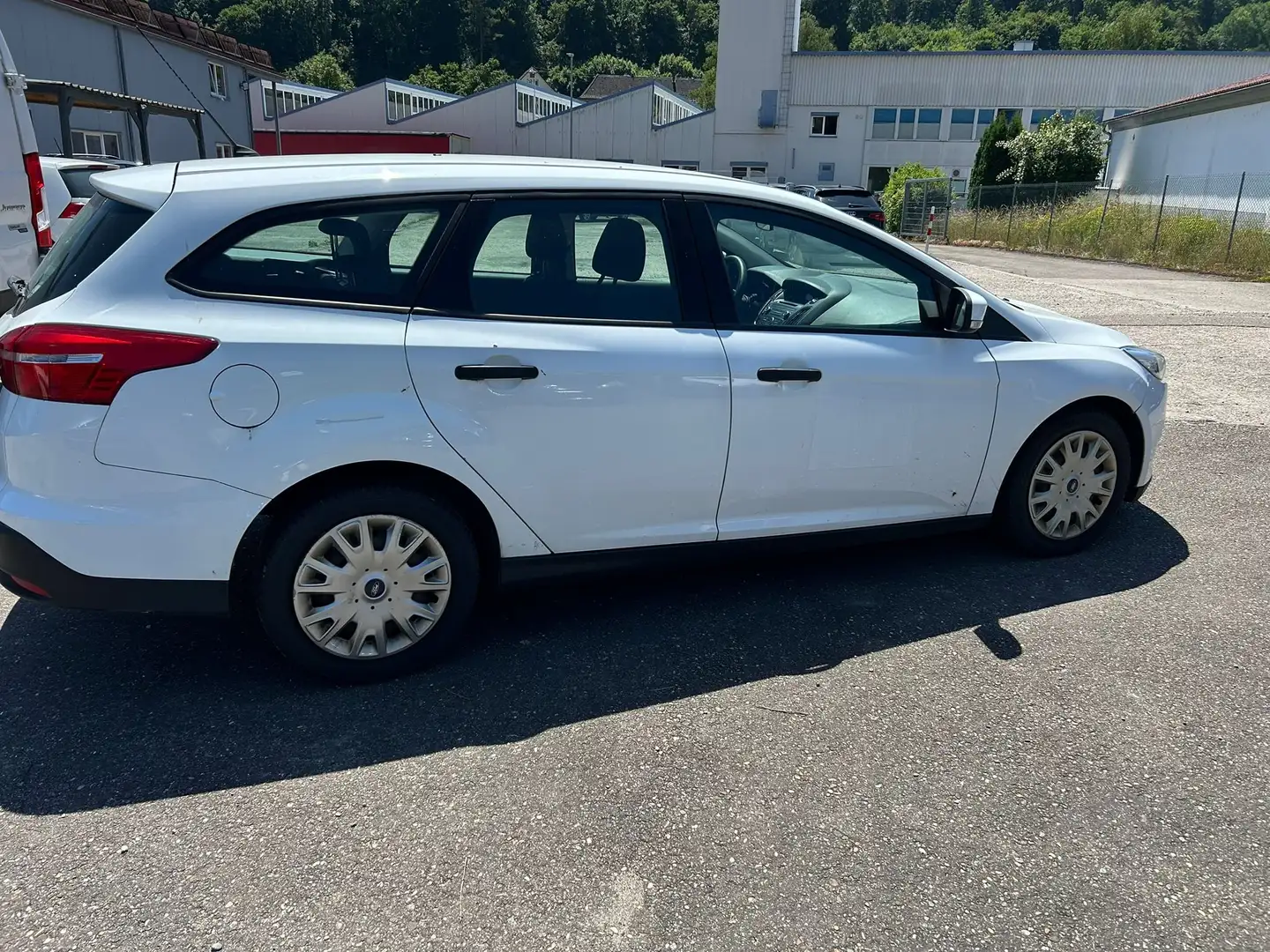 Ford Focus 1.0 Ambiente EU6 S&S Kombi Weiß - 2