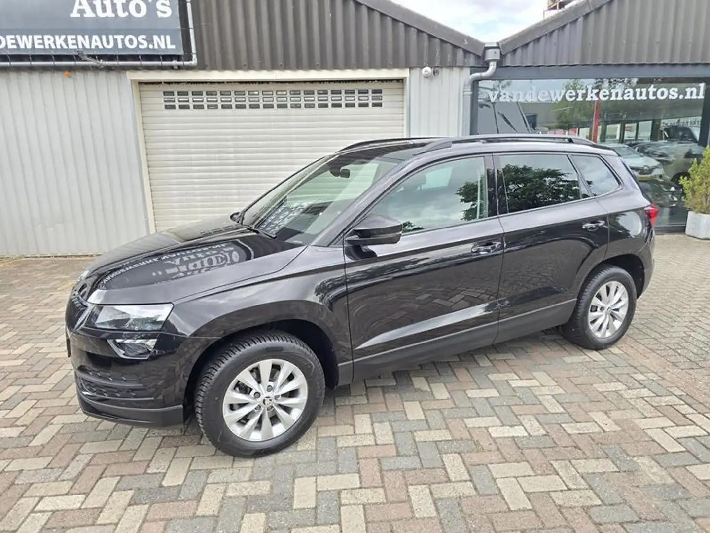 Skoda Karoq 1.5 TSI ACT Business Edition AUTOMAAT Clima|Navi|C Zwart - 2