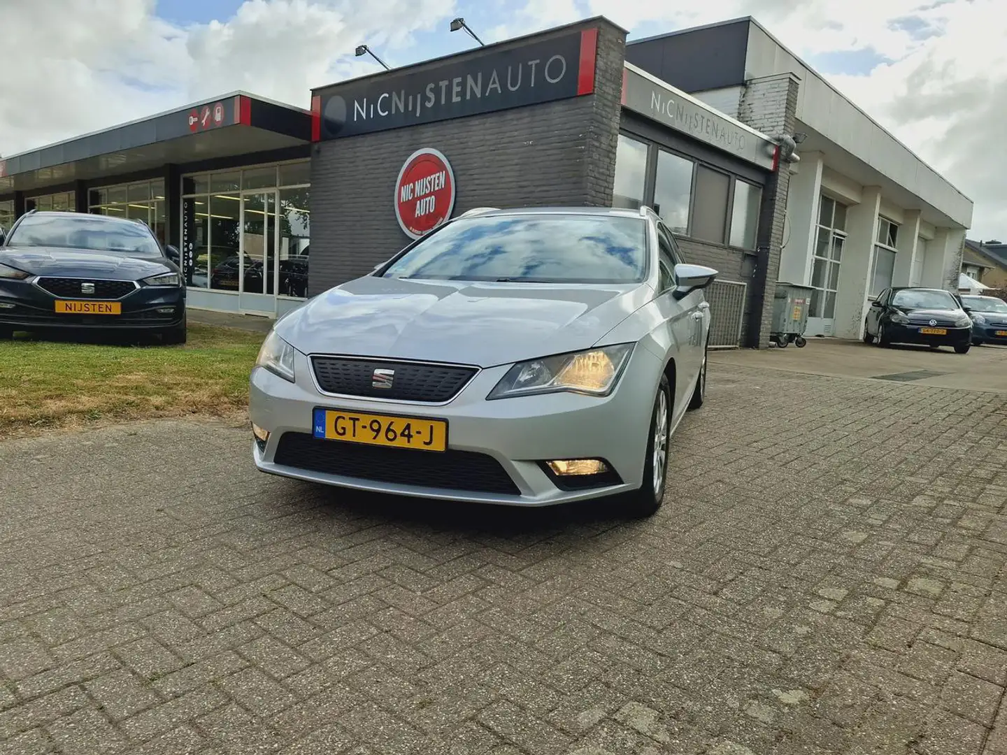 SEAT Leon ST 1.00 EcoTSI Style. Navi, Cruise, Trekhaak. Grijs - 1