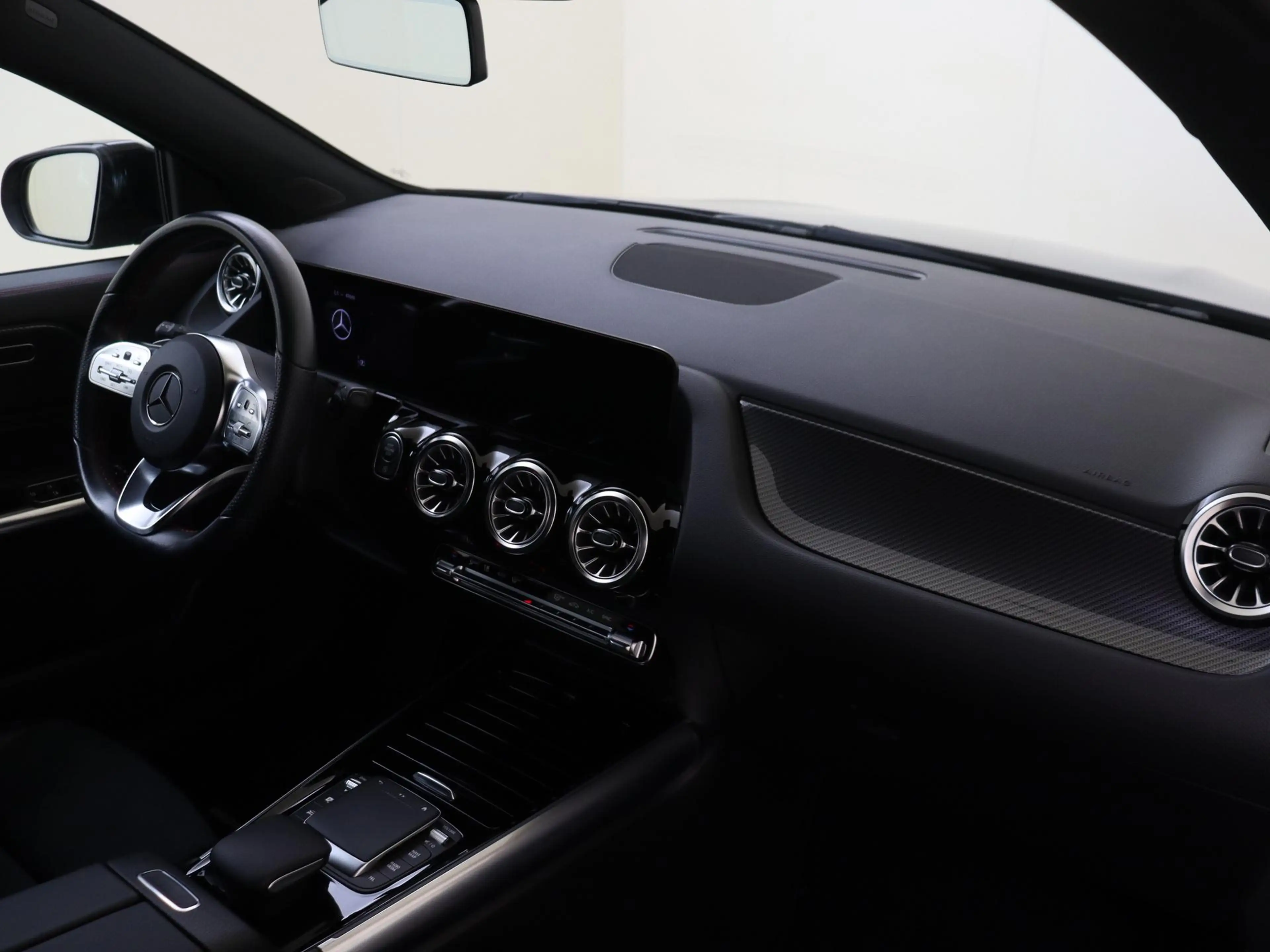 Mercedes-Benz GLA 180 AMG Line / Panaromadak / Achteruitrijcamera / Nigh — photo 5