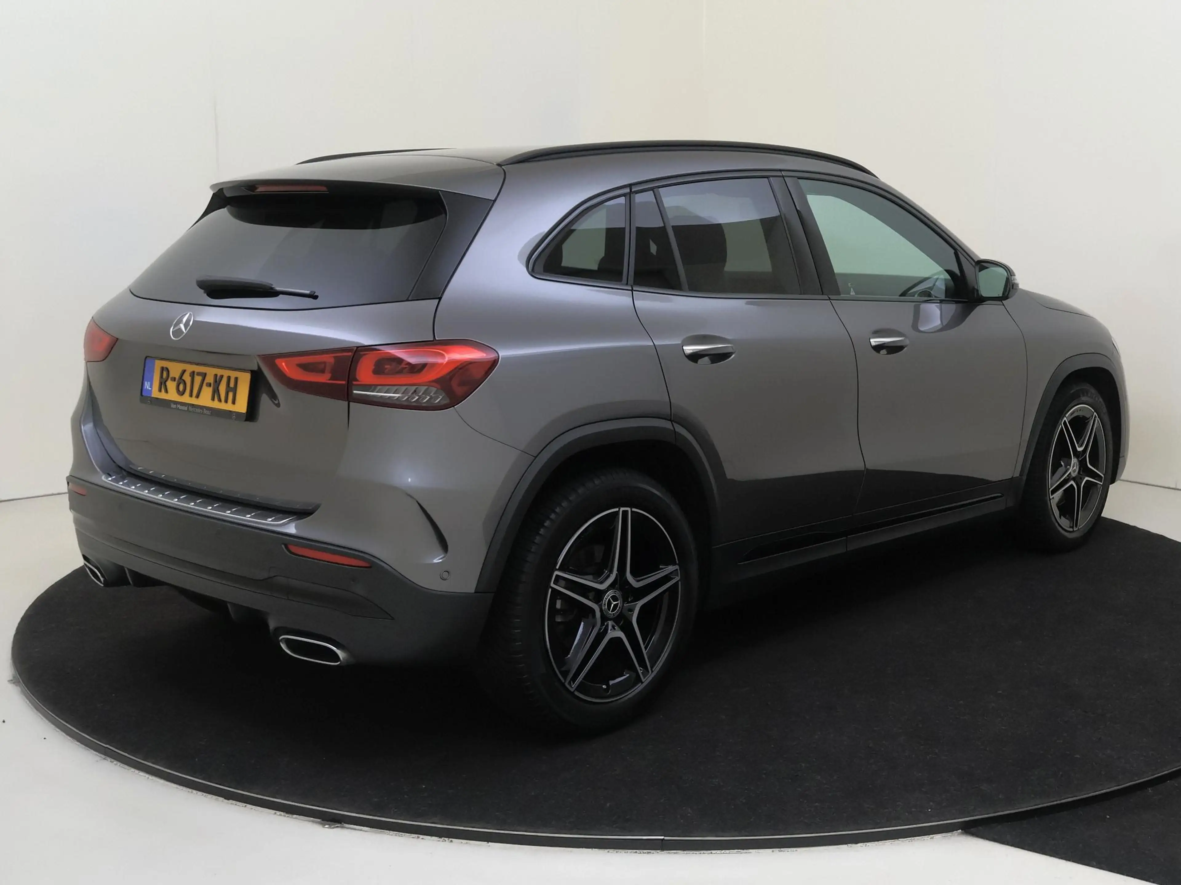 Mercedes-Benz GLA 180 AMG Line / Panaromadak / Achteruitrijcamera / Nigh — photo 4