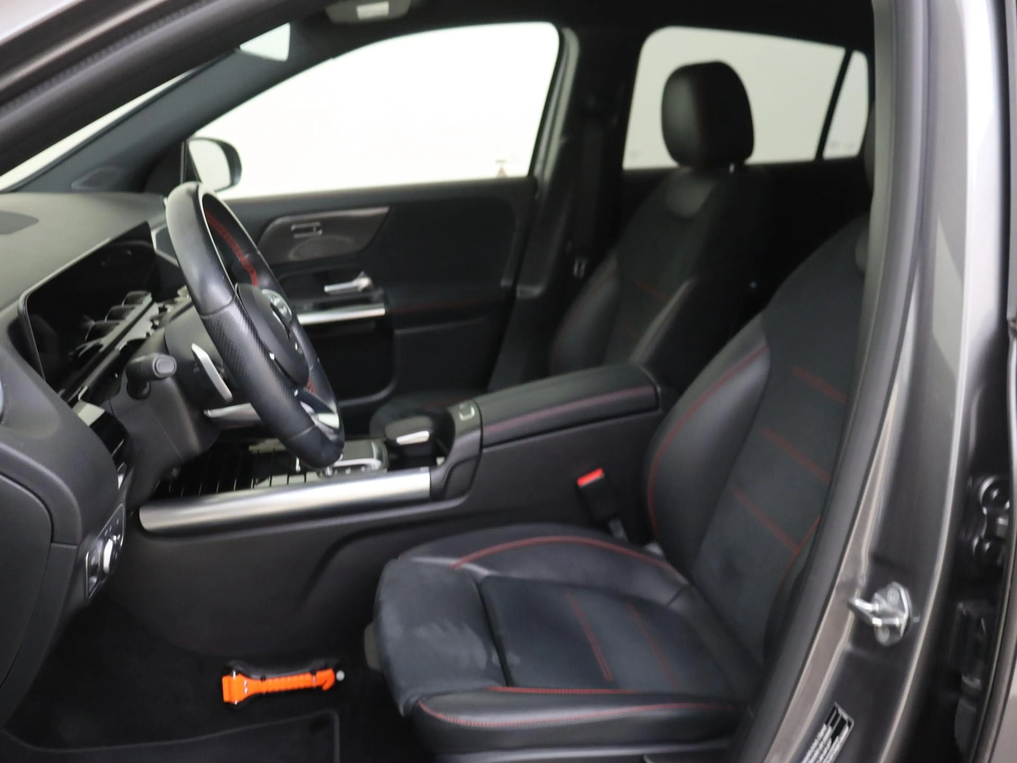 Mercedes-Benz GLA 180 AMG Line / Panaromadak / Achteruitrijcamera / Nigh — photo 11