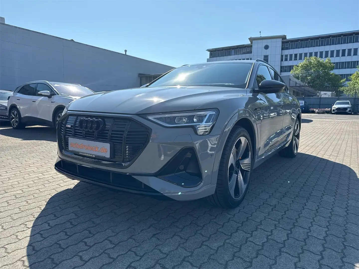 Audi e-tron Sportback 55 2x S line INDIVIDUAL PANO 21 Gris - 1