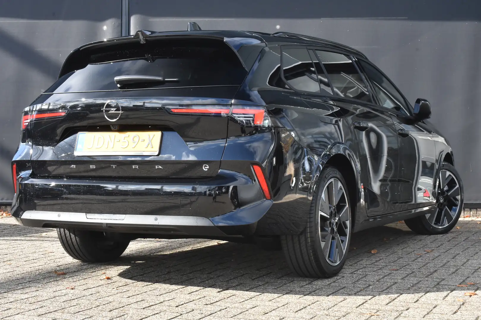 Opel Astra Electric 54 kWh Business Edition 156pk DEMO-DEAL! Zwart - 2