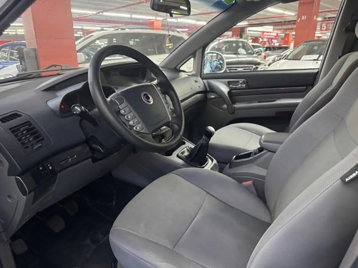 SsangYong Rodius 2.0e-Xdi Premium Blanco - 2