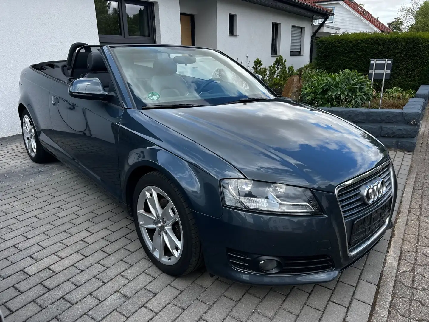 Audi A3 Cabriolet Ambition Grau - 1