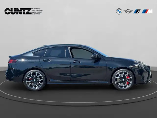 BMW 2 Series view 4