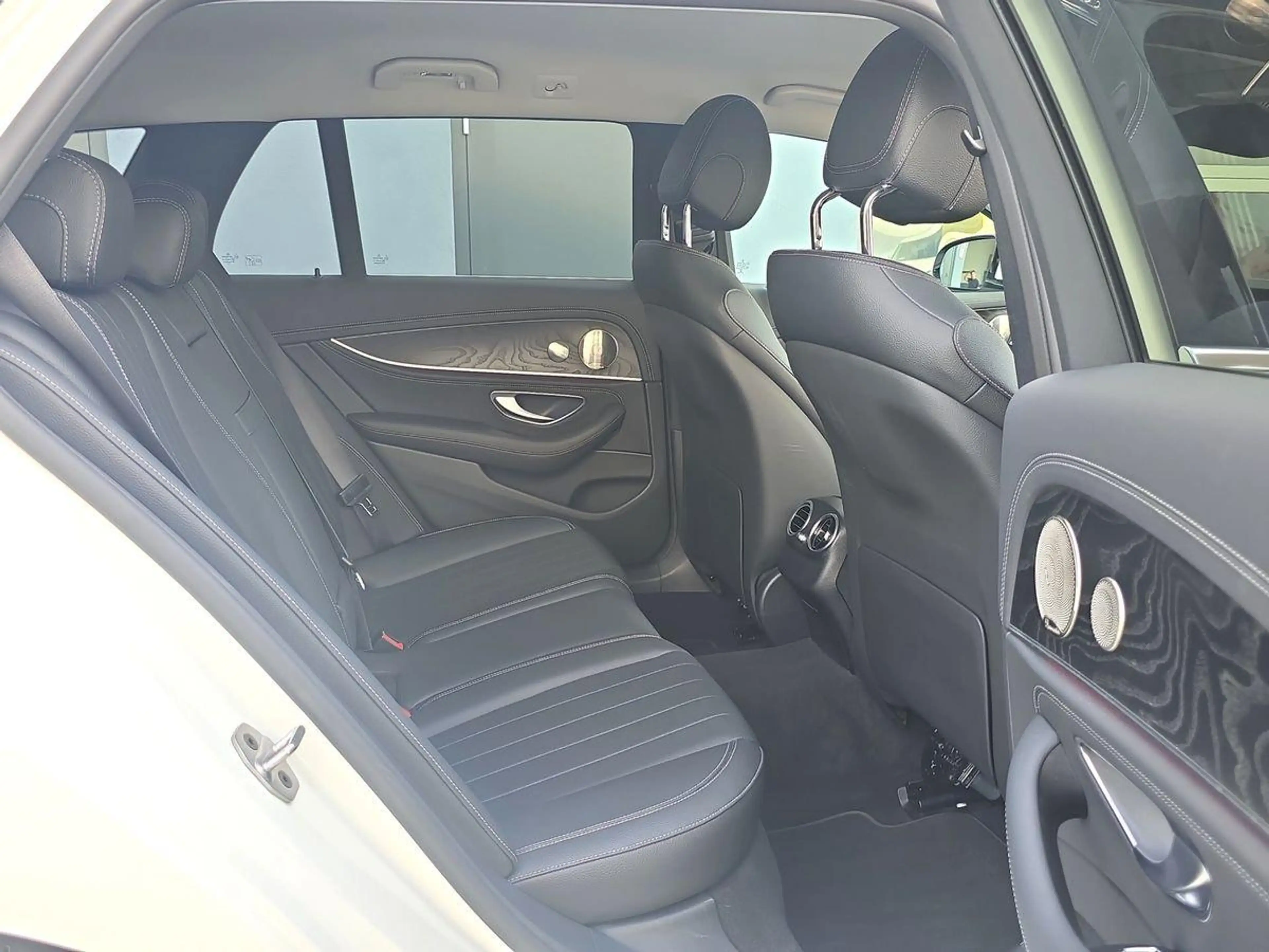 Mercedes-Benz E 300 de T STNDHZ BURM  R-KAM LEDER DISTRO — photo 11