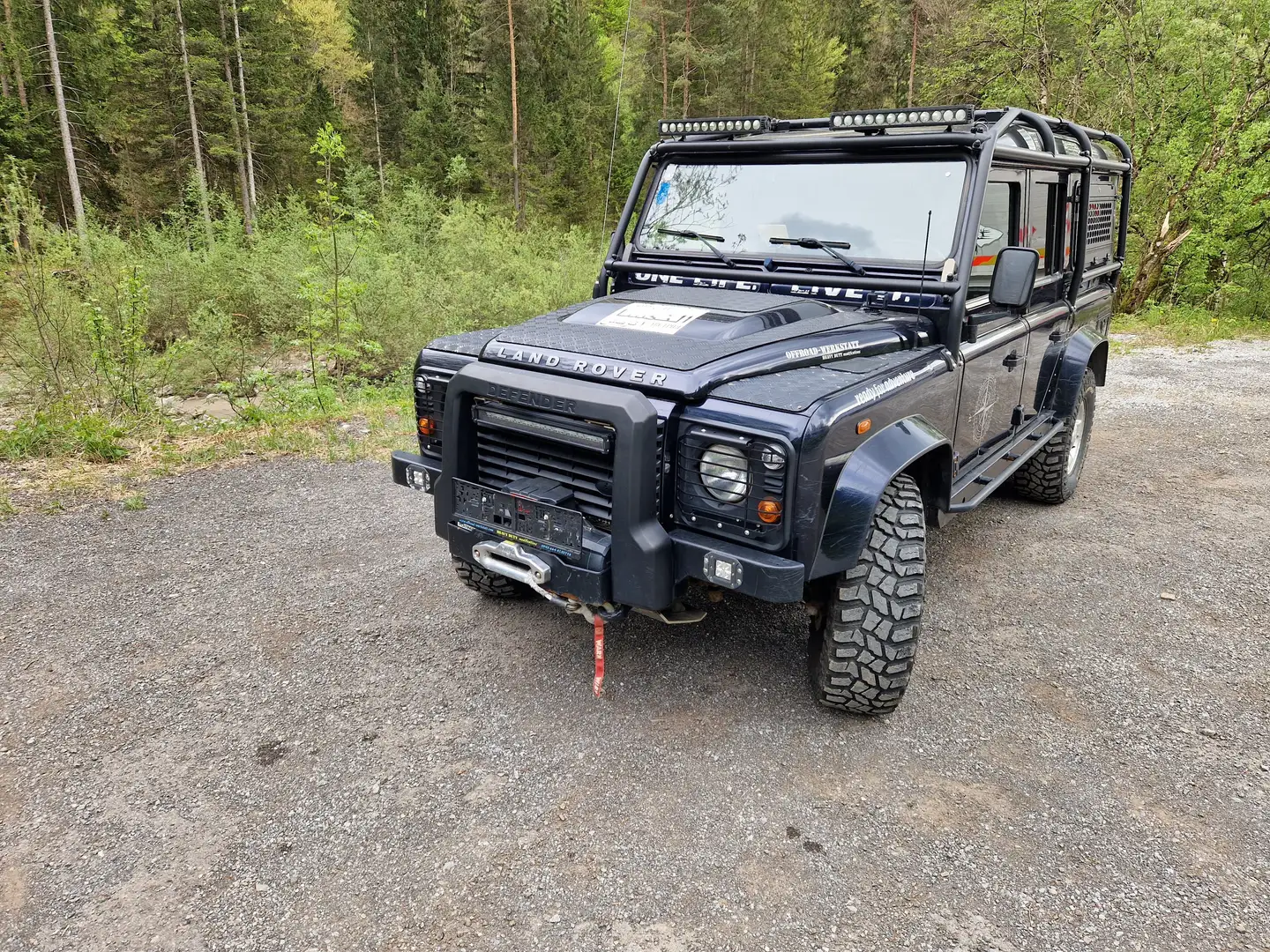 Land Rover Defender Land Rover 110" Station Wagon Uti Blau - 2