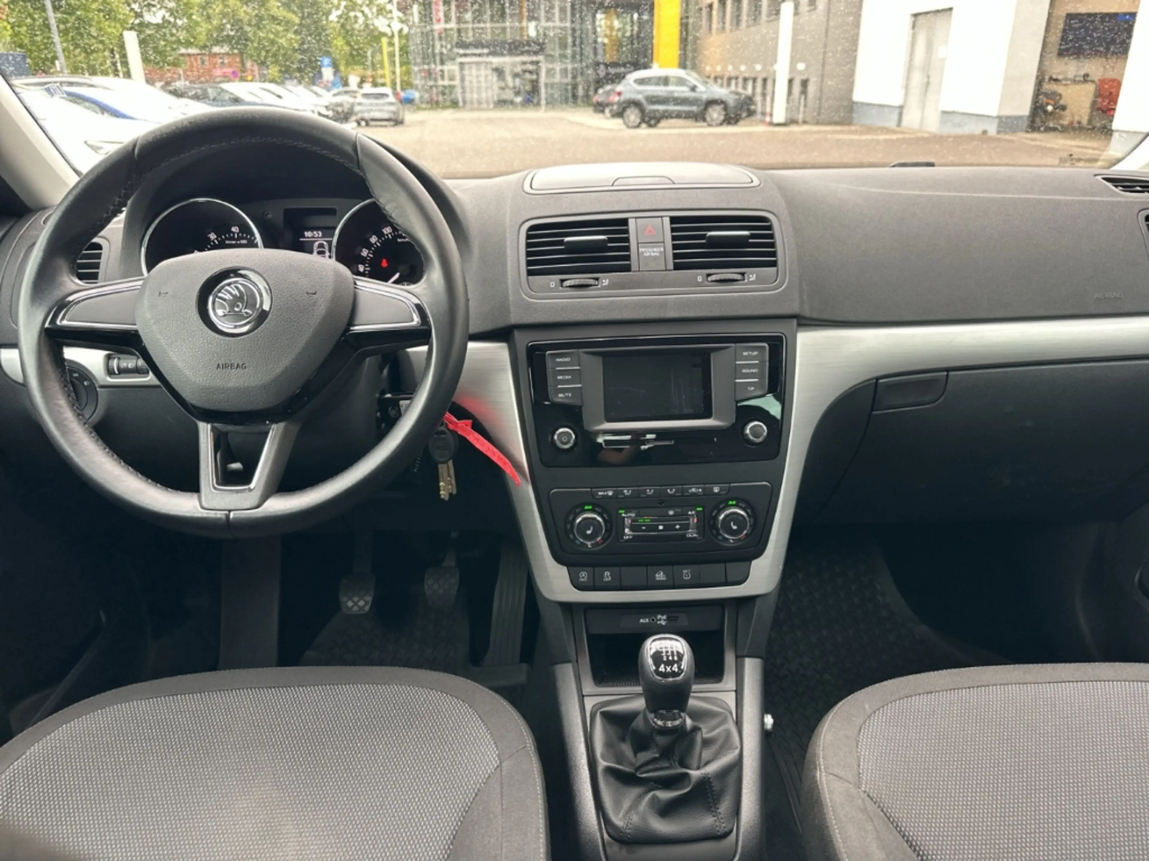 Skoda Yeti AMBITION OUTDOOR 1.4 TSI ALLRAD — photo 14