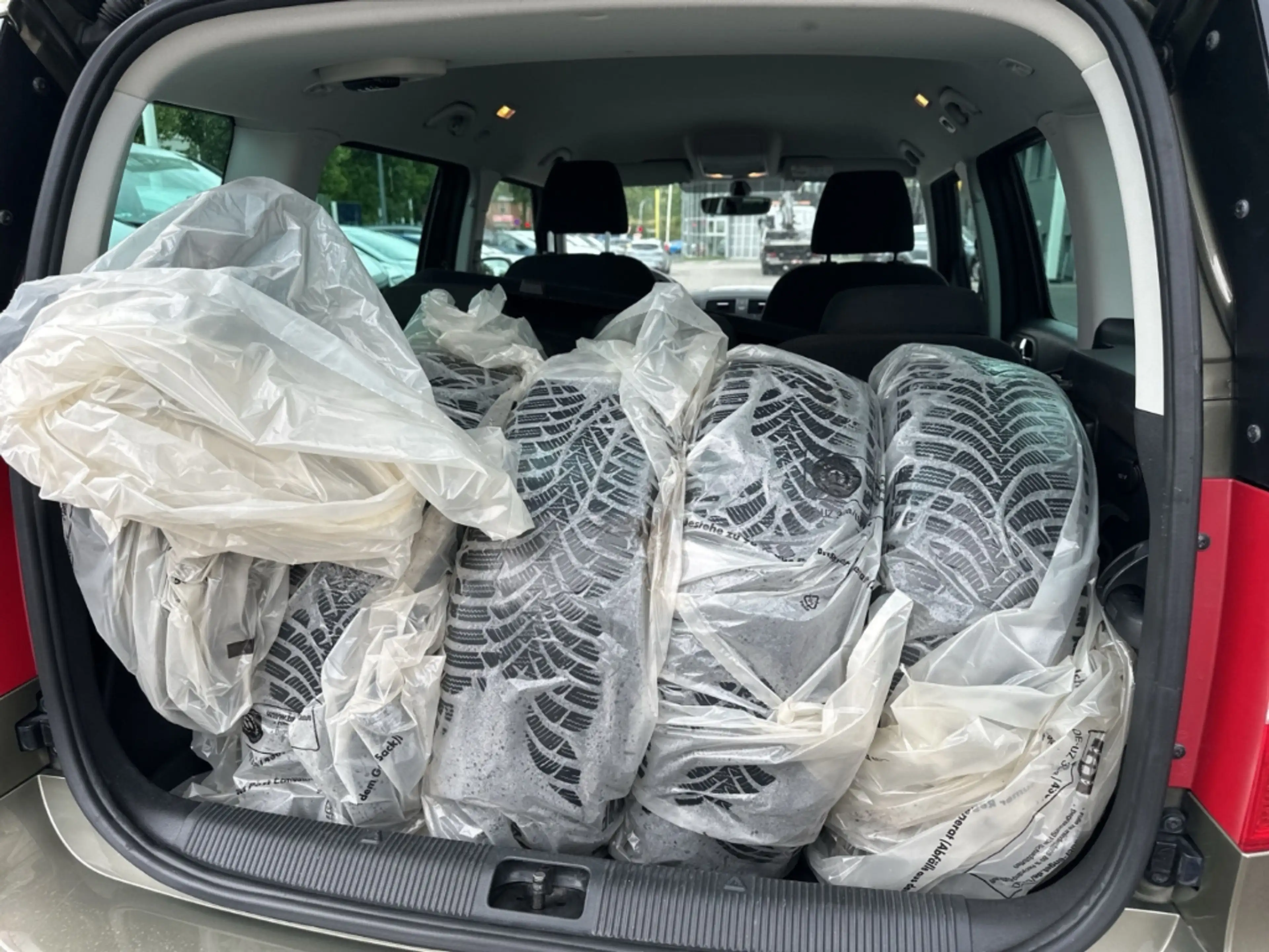 Skoda Yeti AMBITION OUTDOOR 1.4 TSI ALLRAD — photo 12