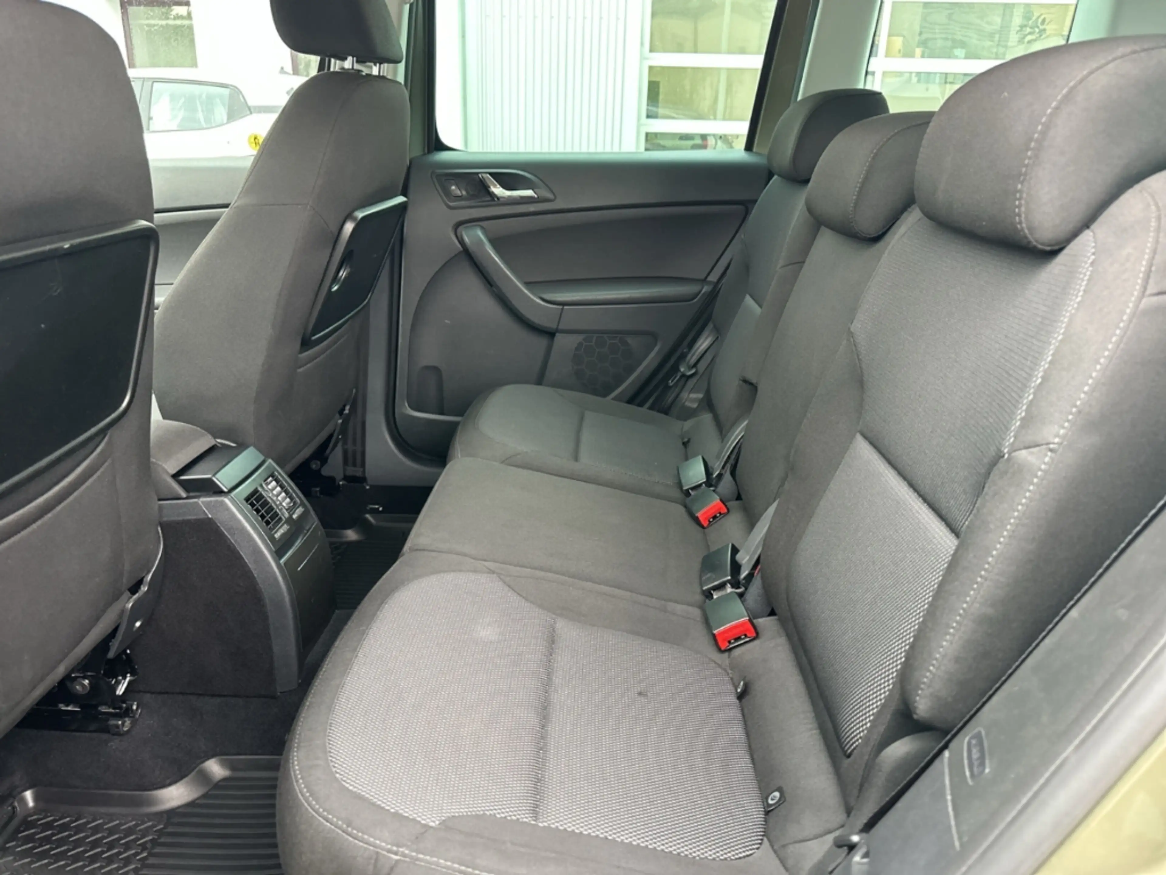 Skoda Yeti AMBITION OUTDOOR 1.4 TSI ALLRAD — photo 11