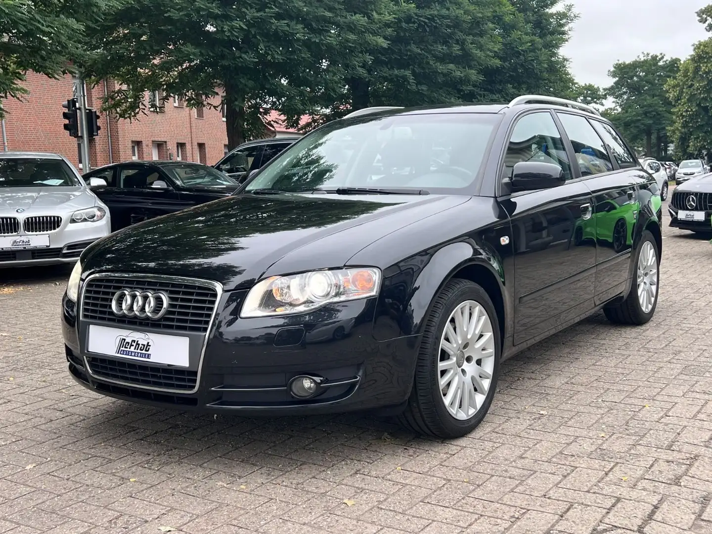 Audi A4 Avant 2.0 SHZ Schwarz - 1