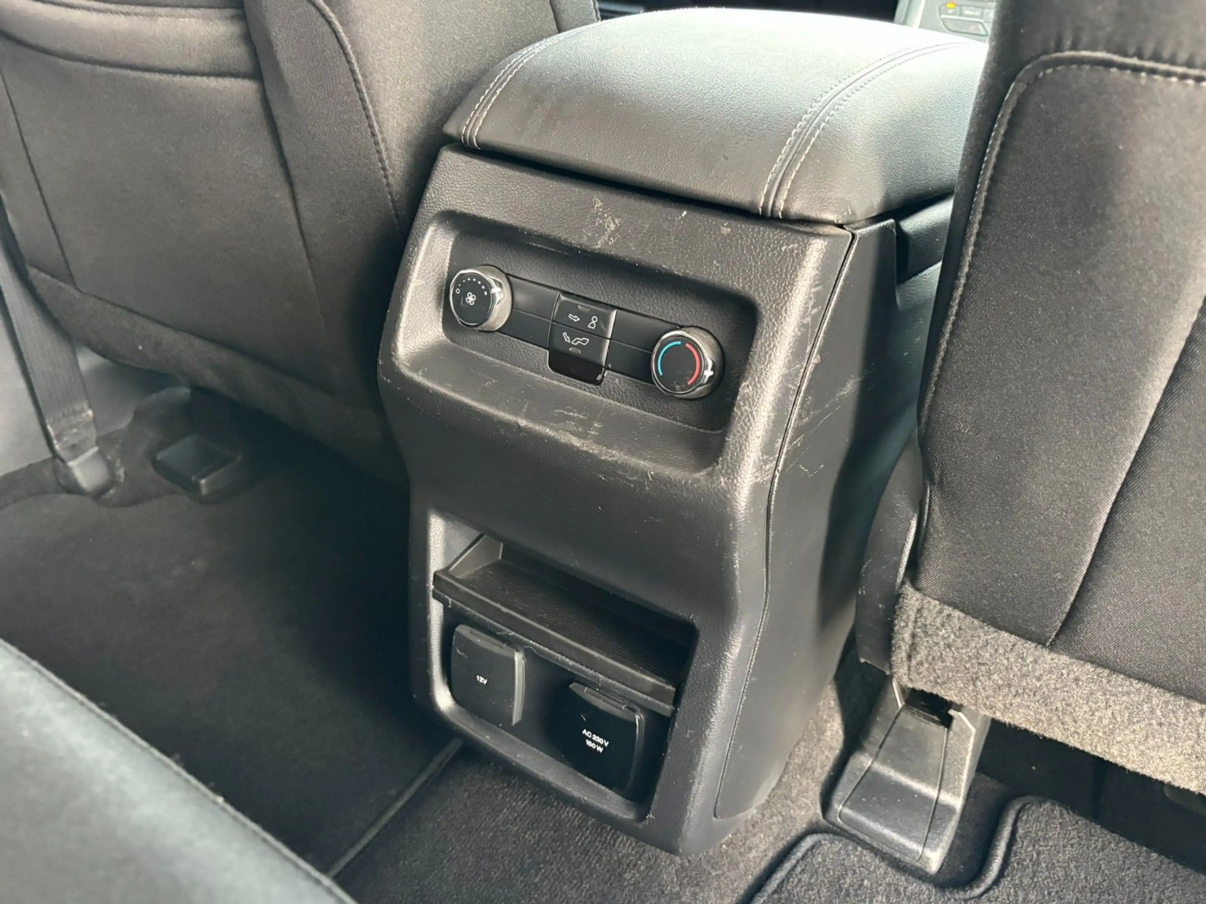 Ford Galaxy Titanium AWD AHK 7-Sitze LED 190PS — photo 12