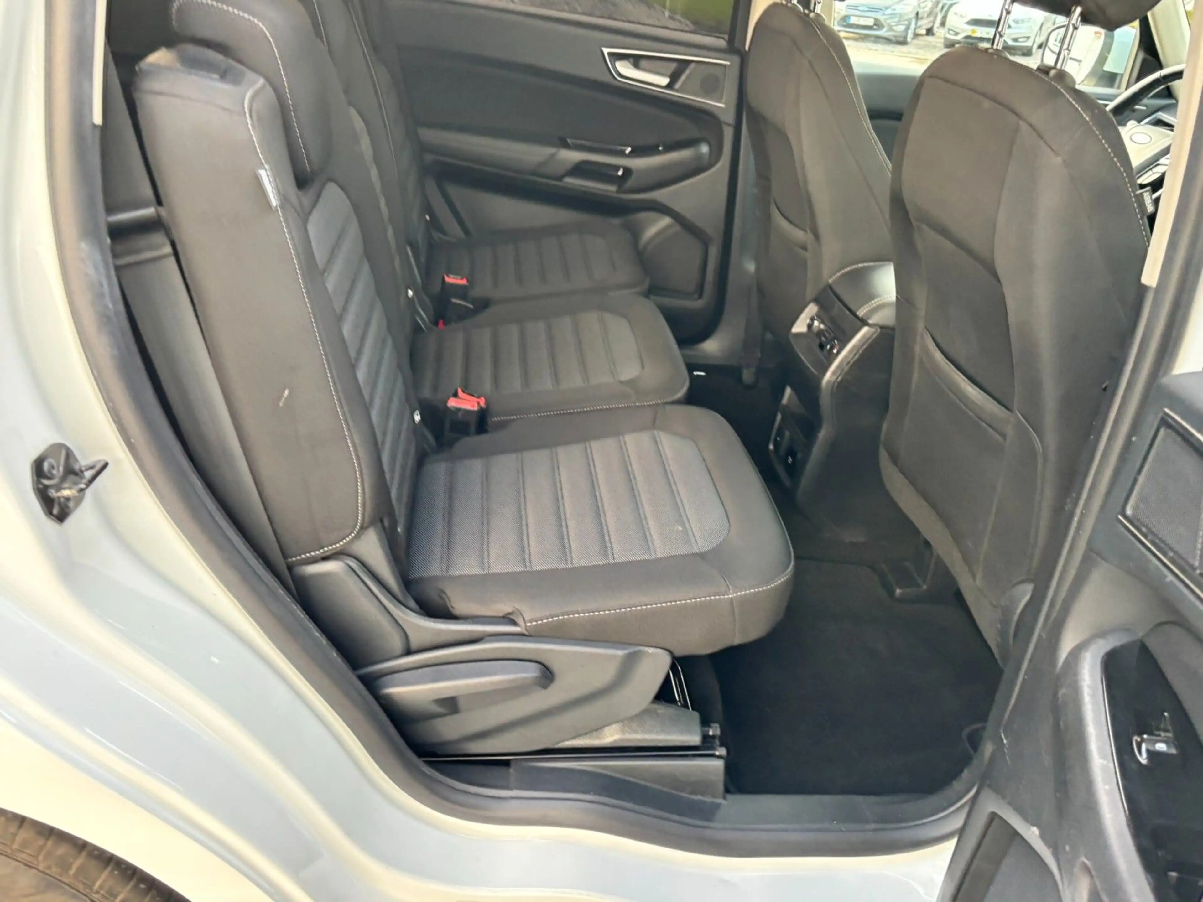 Ford Galaxy Titanium AWD AHK 7-Sitze LED 190PS — photo 11