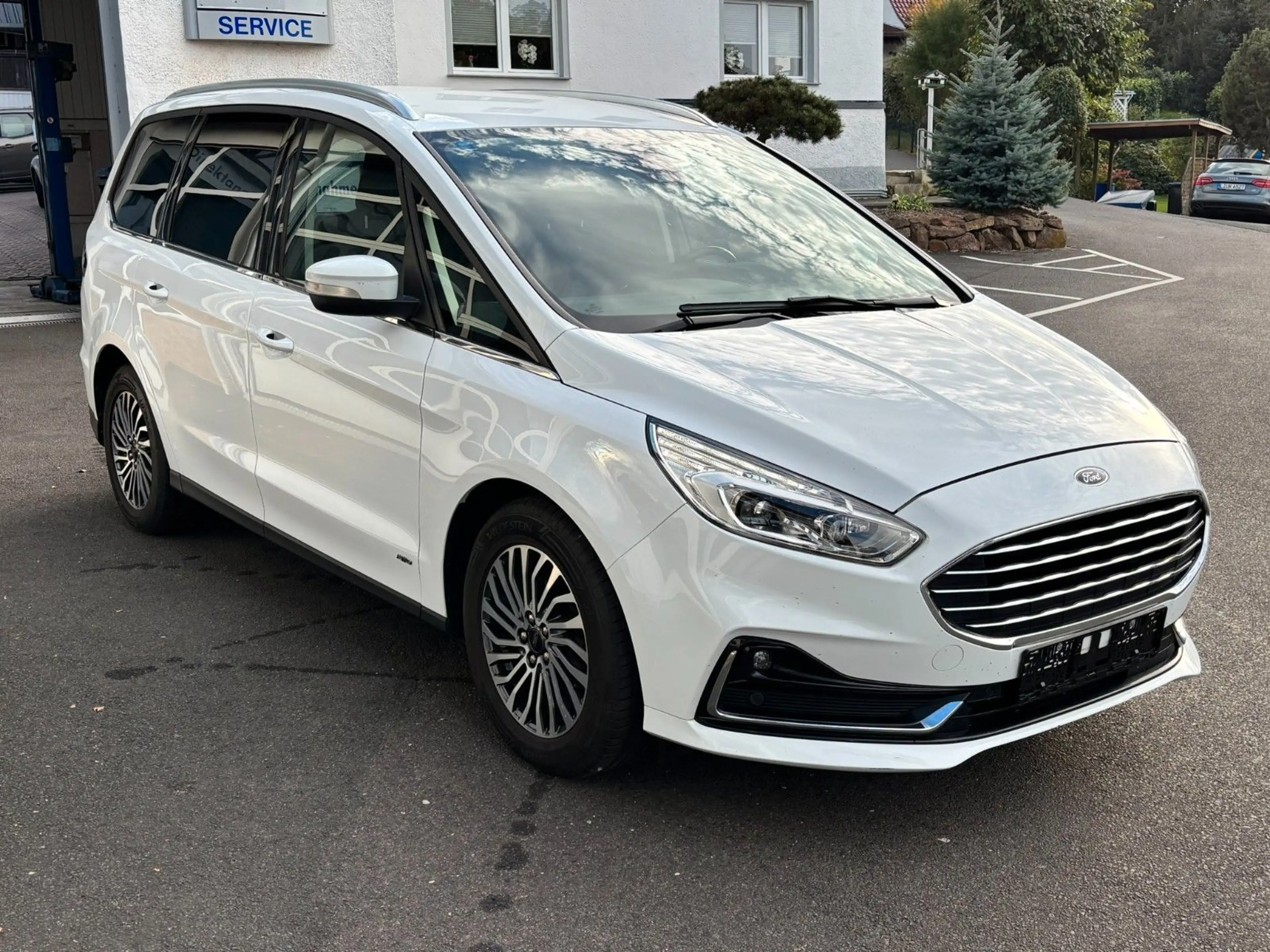 Ford Galaxy Titanium AWD AHK 7-Sitze LED 190PS — photo 6